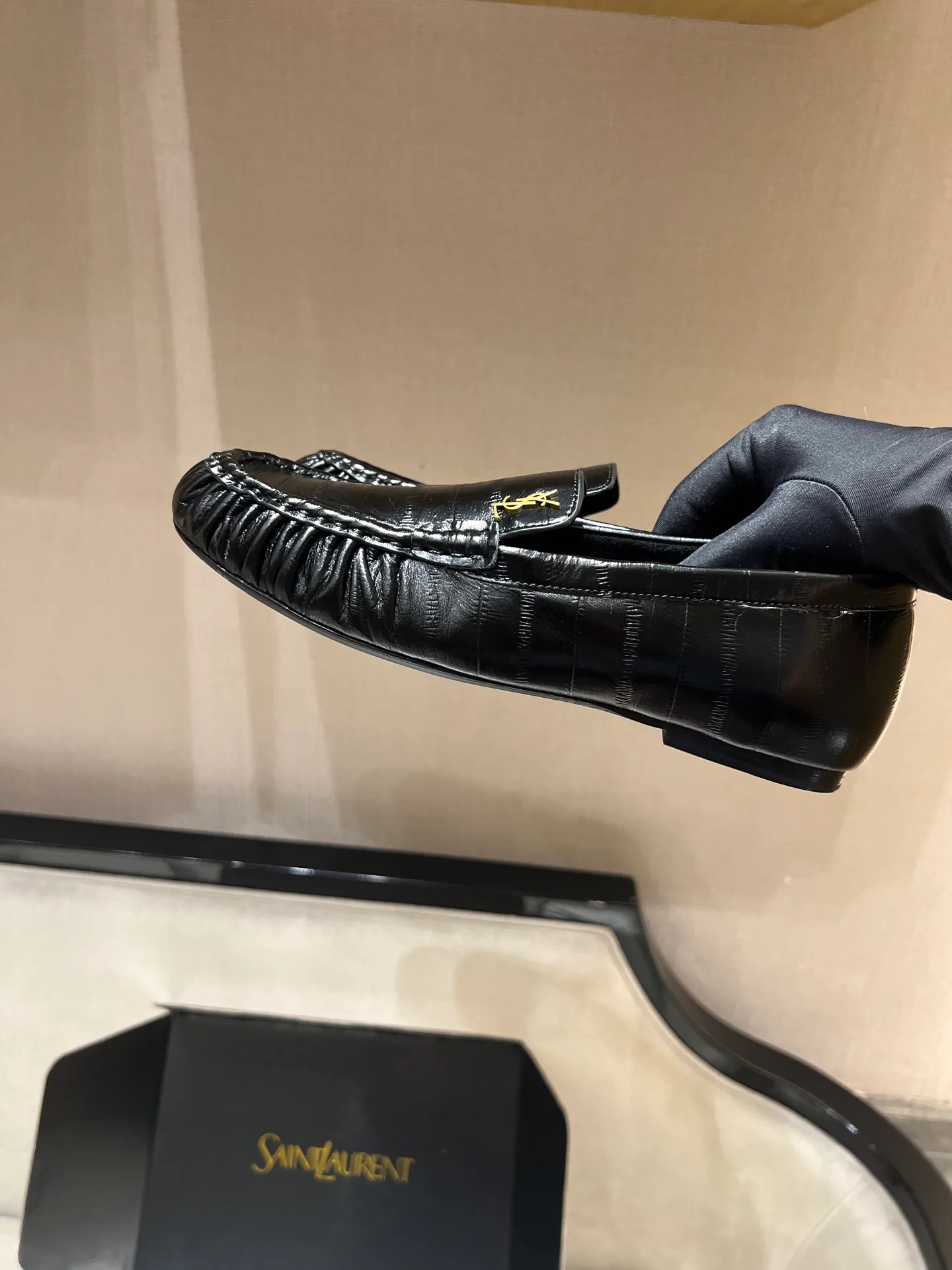 Women's Loafers And Moccasins SAINT LAURENT 17897592