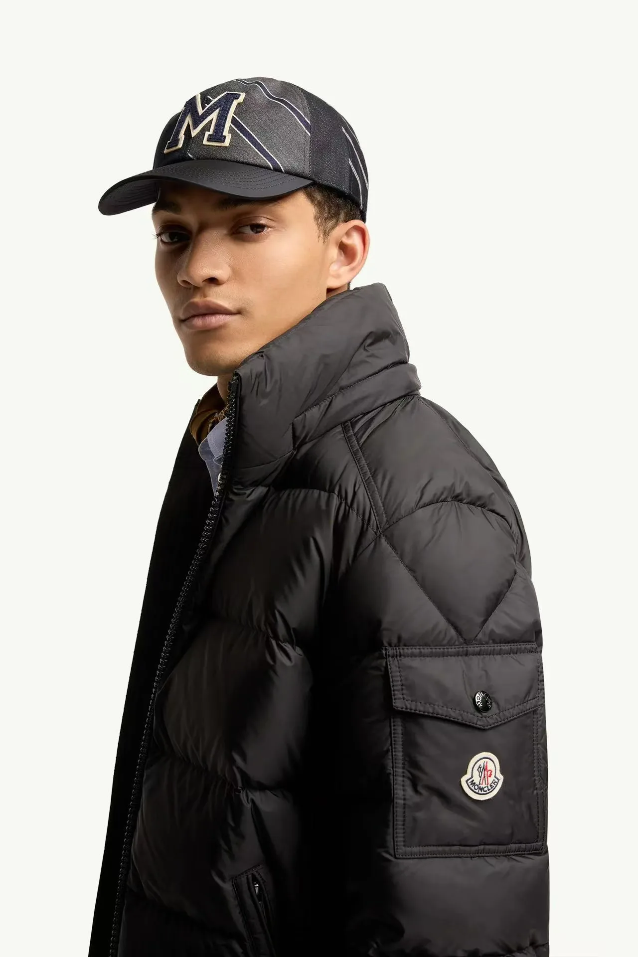 Men's Jackets And Down Jackets MONCLER 18477795