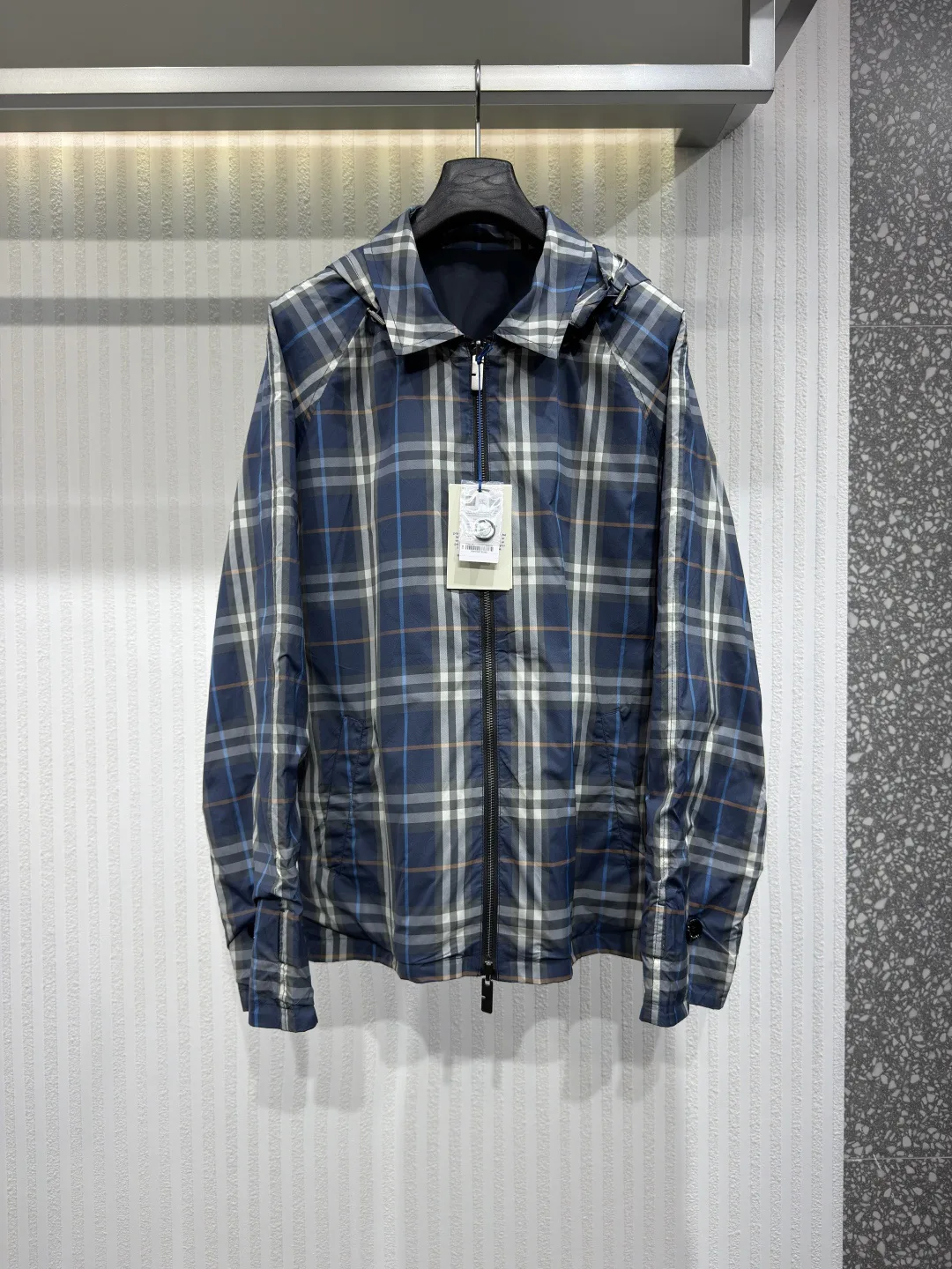 Men's Jackets And Down Jackets BURBERRY 17873336