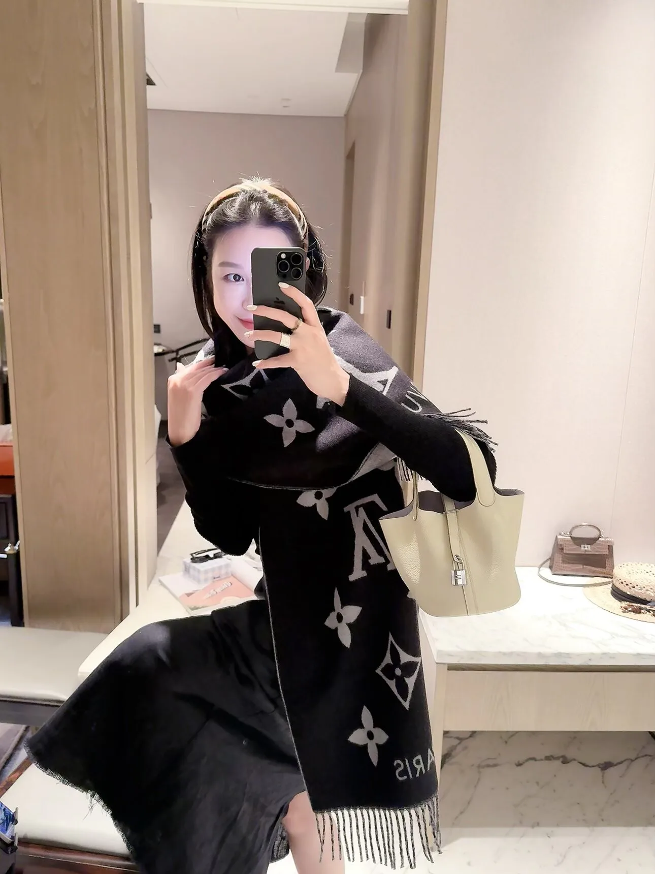 Scarves LOUIS VUITTON 18450156