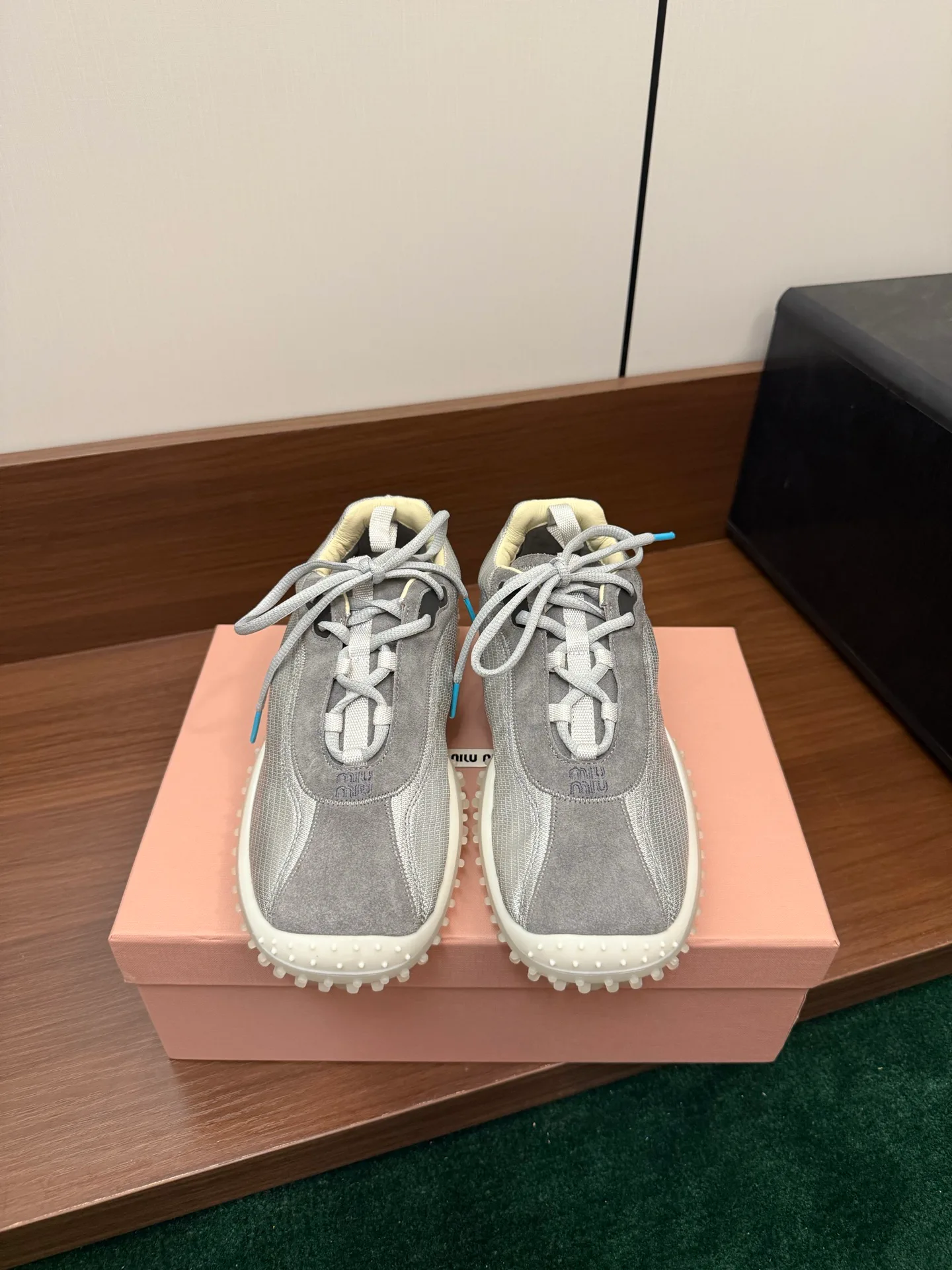 Women's Sneakers MIU MIU 18042056
