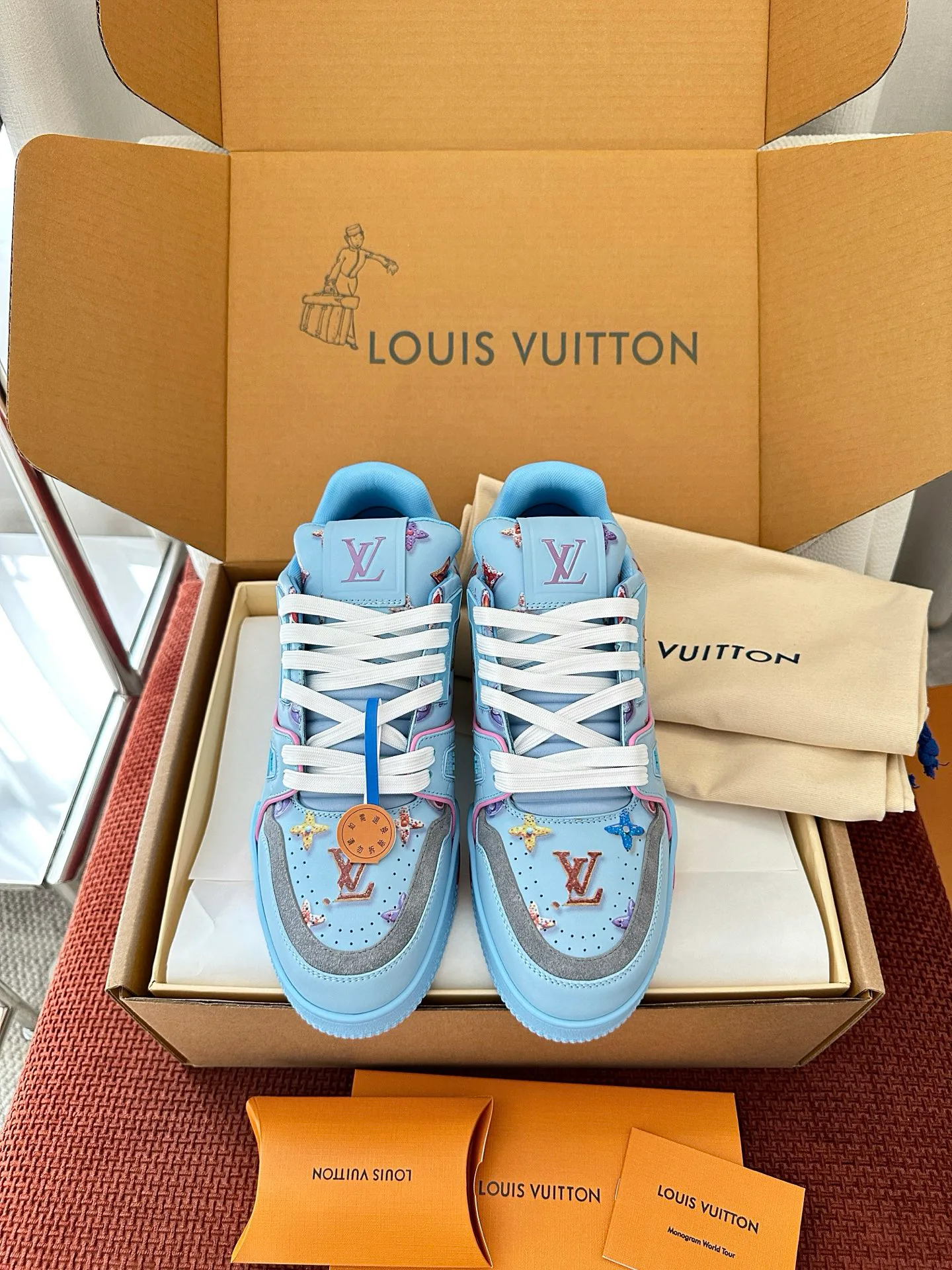 Women's Sneakers LOUIS VUITTON 17449356