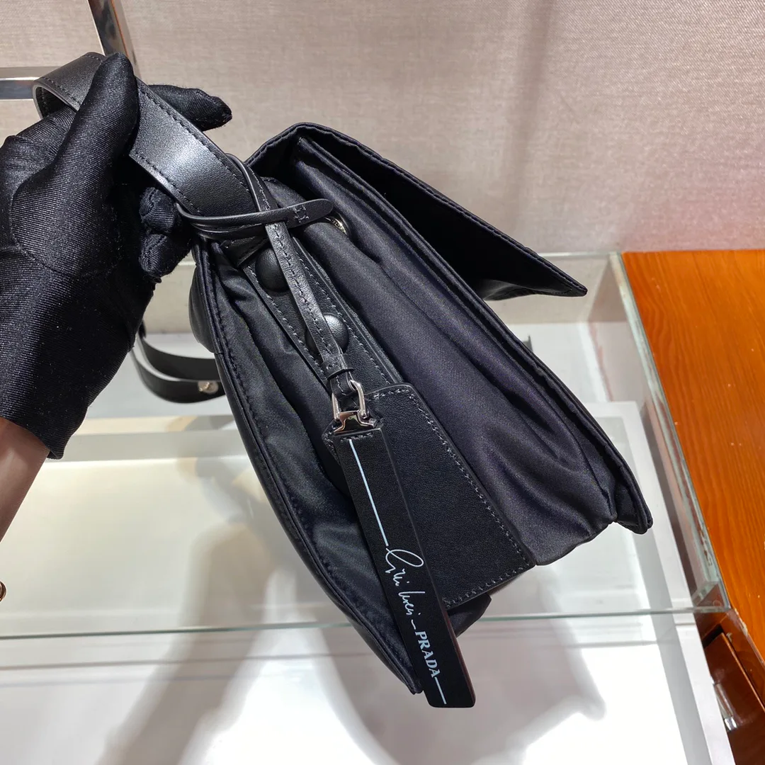 Women's Shoulder Bags PRADA 18323106