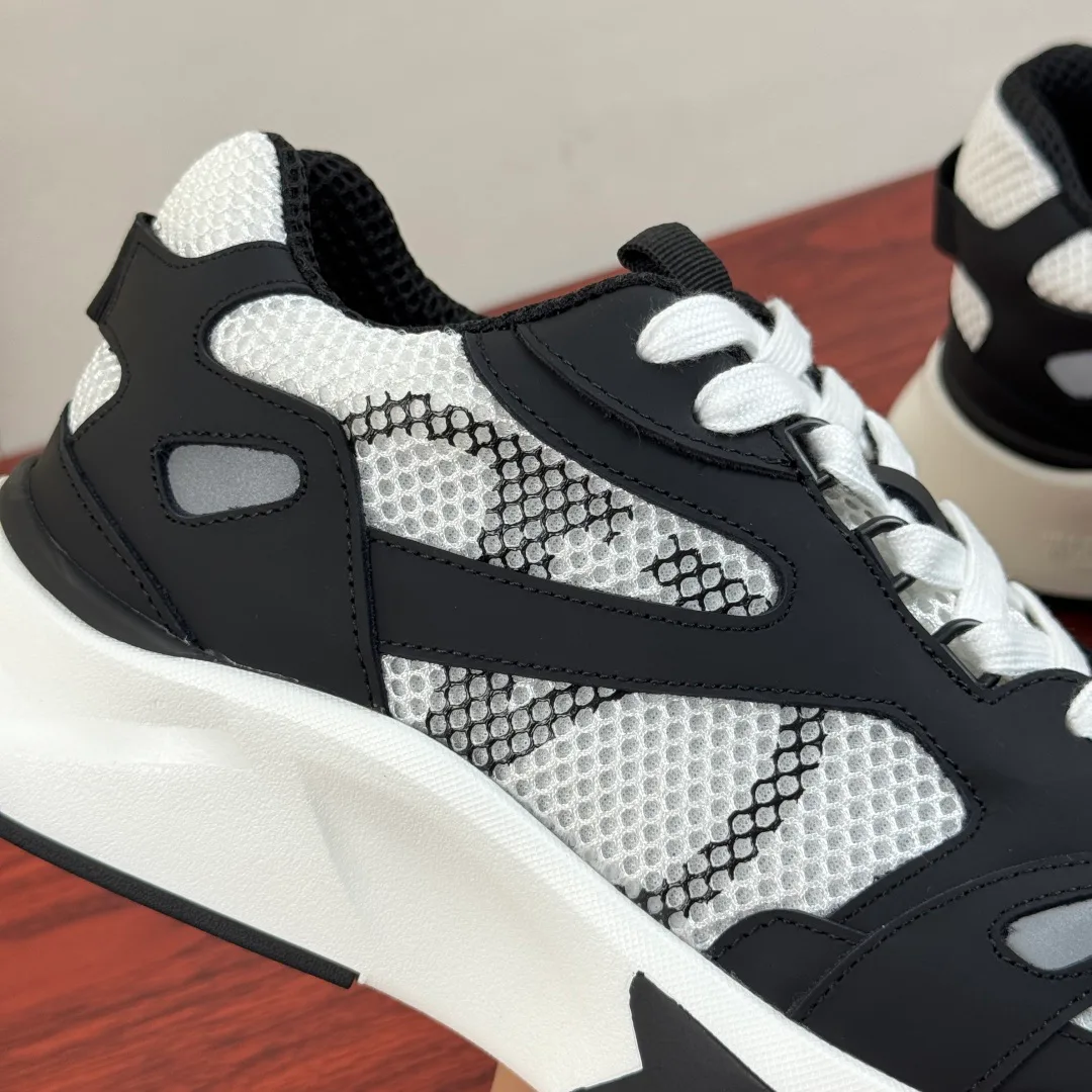 Men's Sneakers VALENTINO 17457774