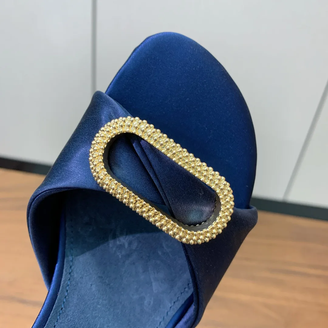 Women's Open-Toe Sandals LORO PIANA 17631654