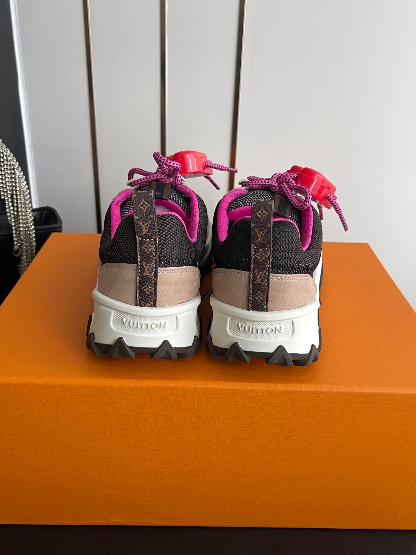 Women's Sneakers LOUIS VUITTON 17554379
