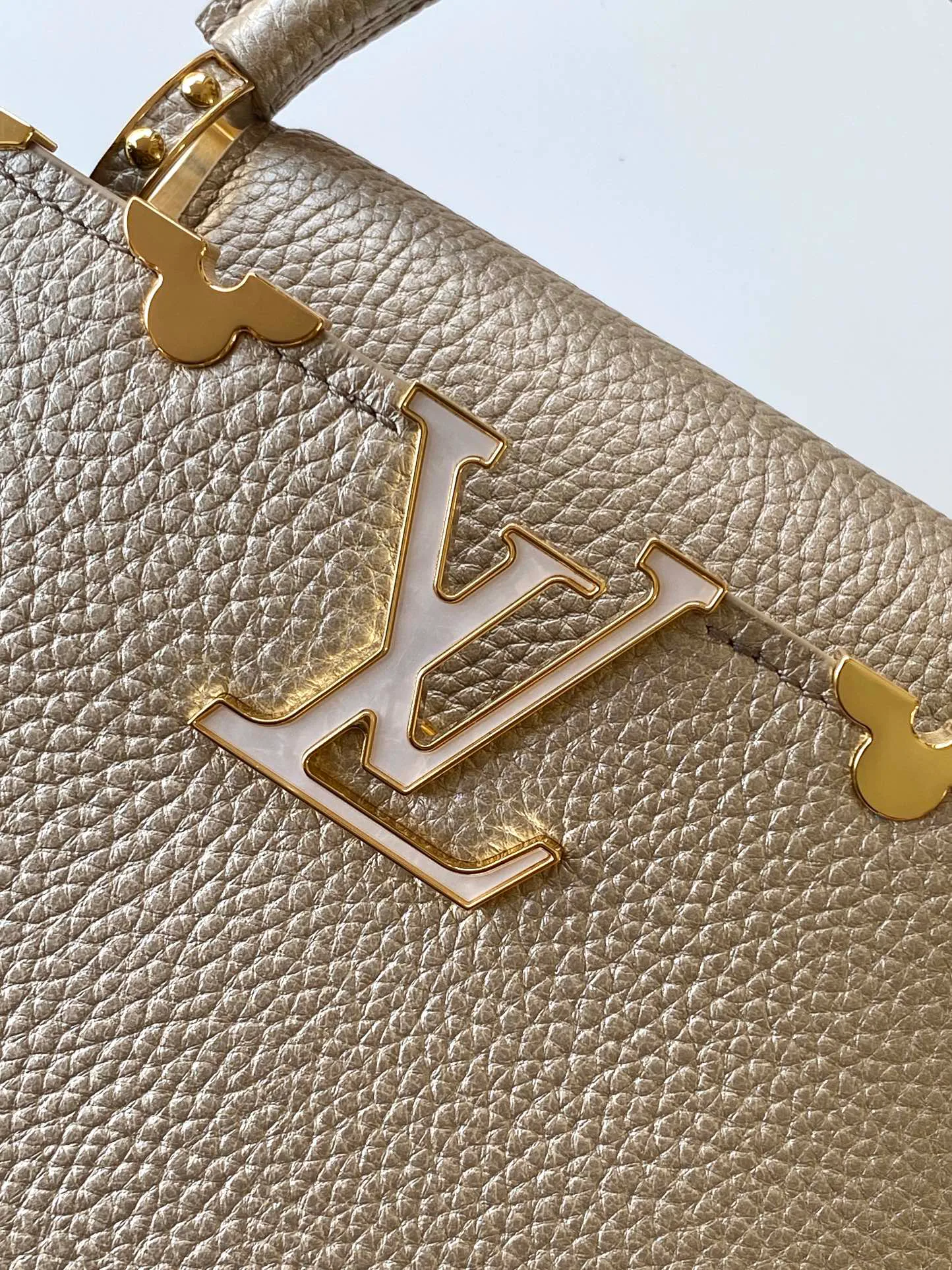 Women's Classic Handbags LOUIS VUITTON 18520978