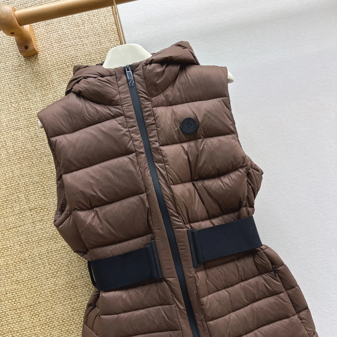 Women's Vests MONCLER 18108606