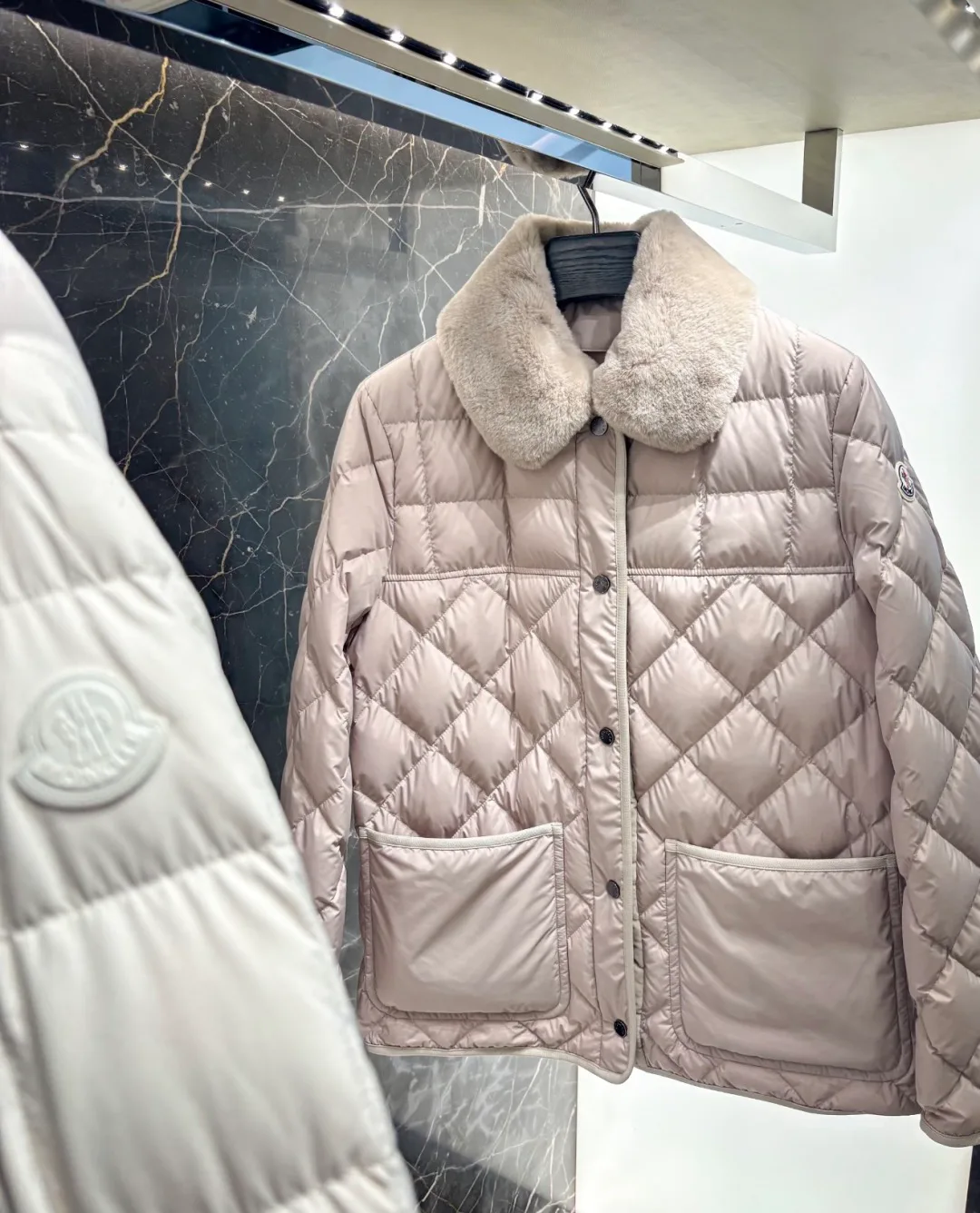 Women's Jackets And Down Jackets MONCLER 17880217