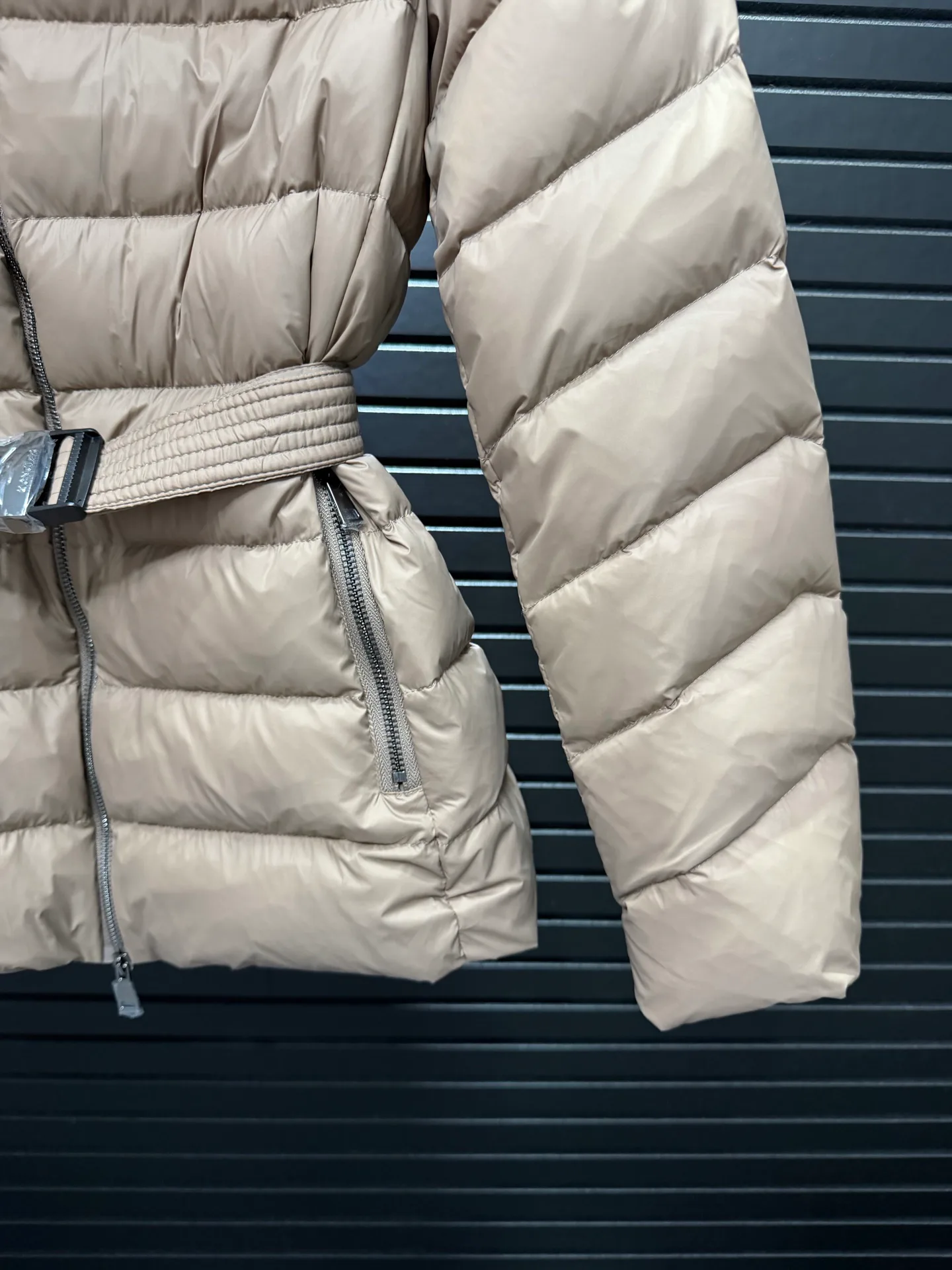 Women's Jackets And Down Jackets MONCLER 17829899