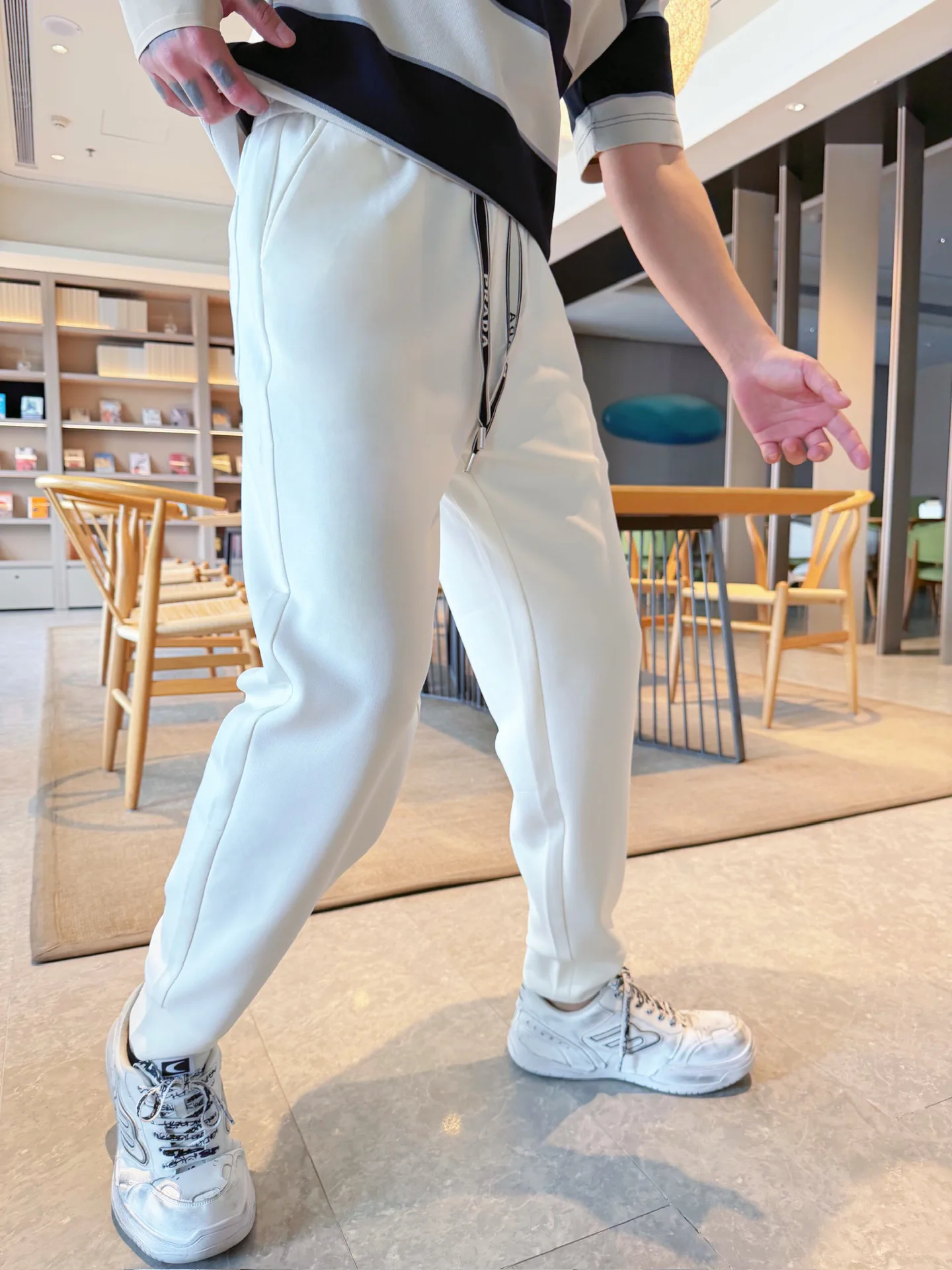 Men's Trousers PRADA 18345797