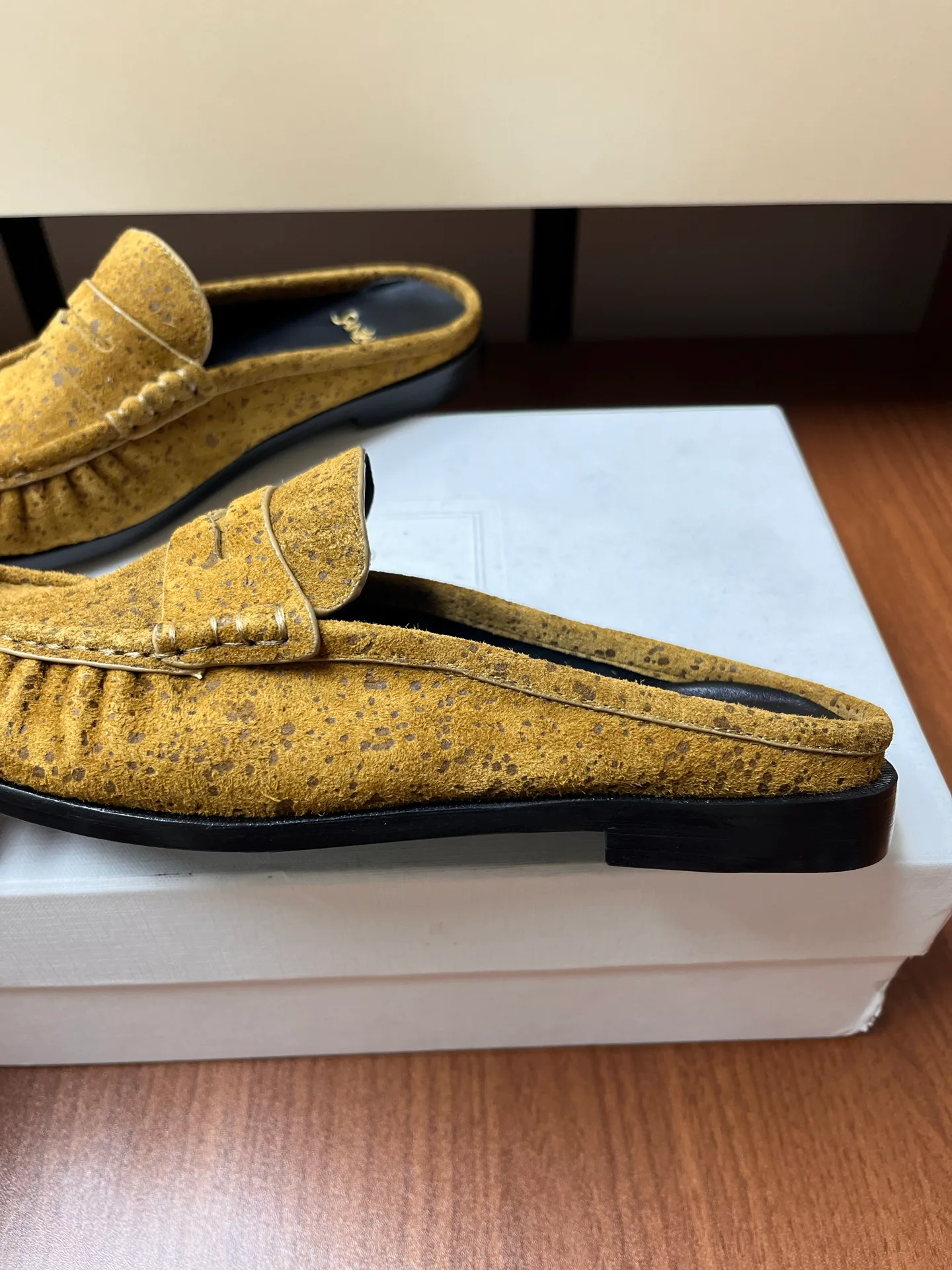 Women's Loafers And Moccasins SAINT LAURENT 18037882