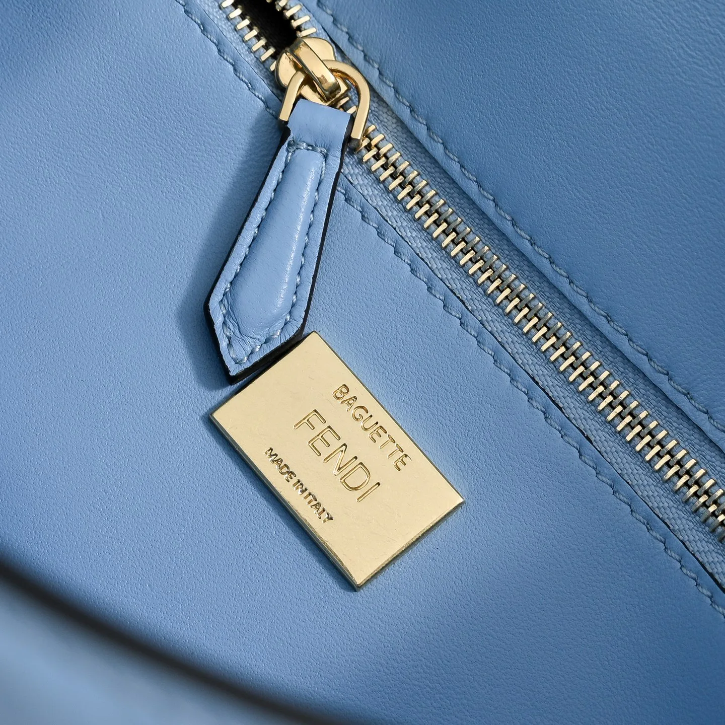 Классические Сумки Женские Fendi 18676184