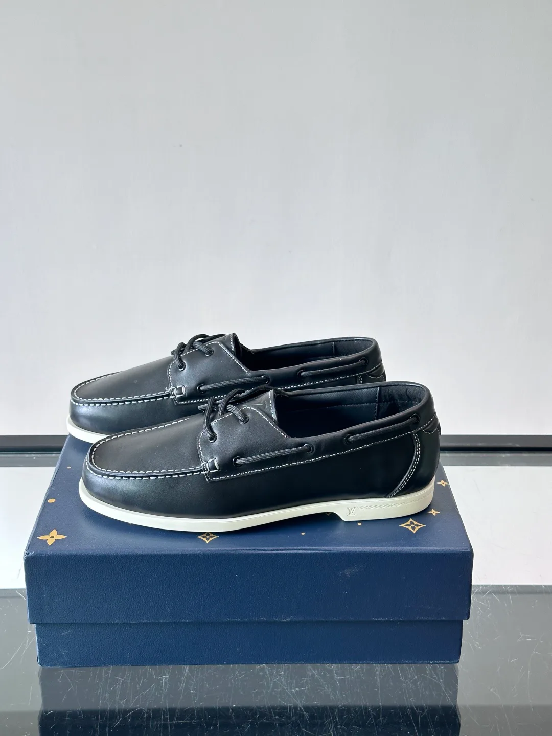 Men's Loafers And Dress Shoes LOUIS VUITTON 18118551