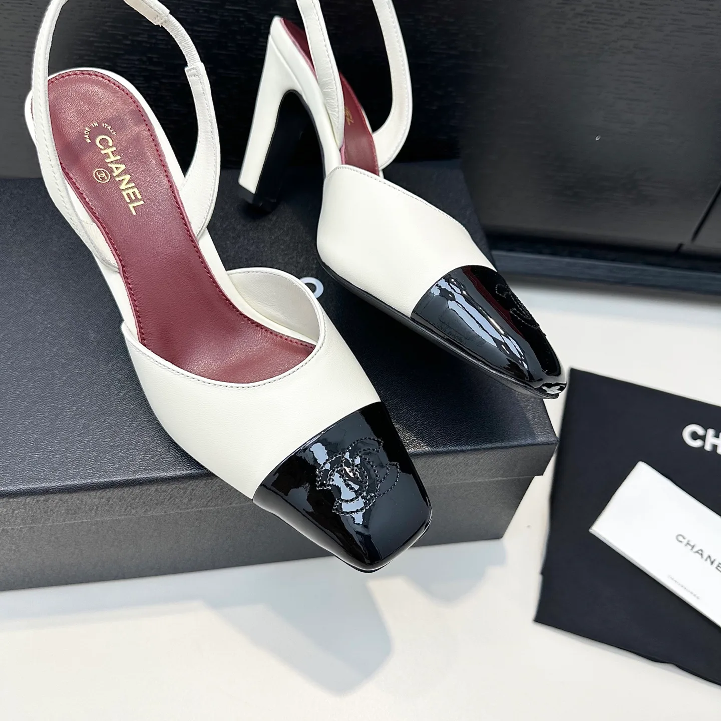 Туфли Женские Chanel 18676622
