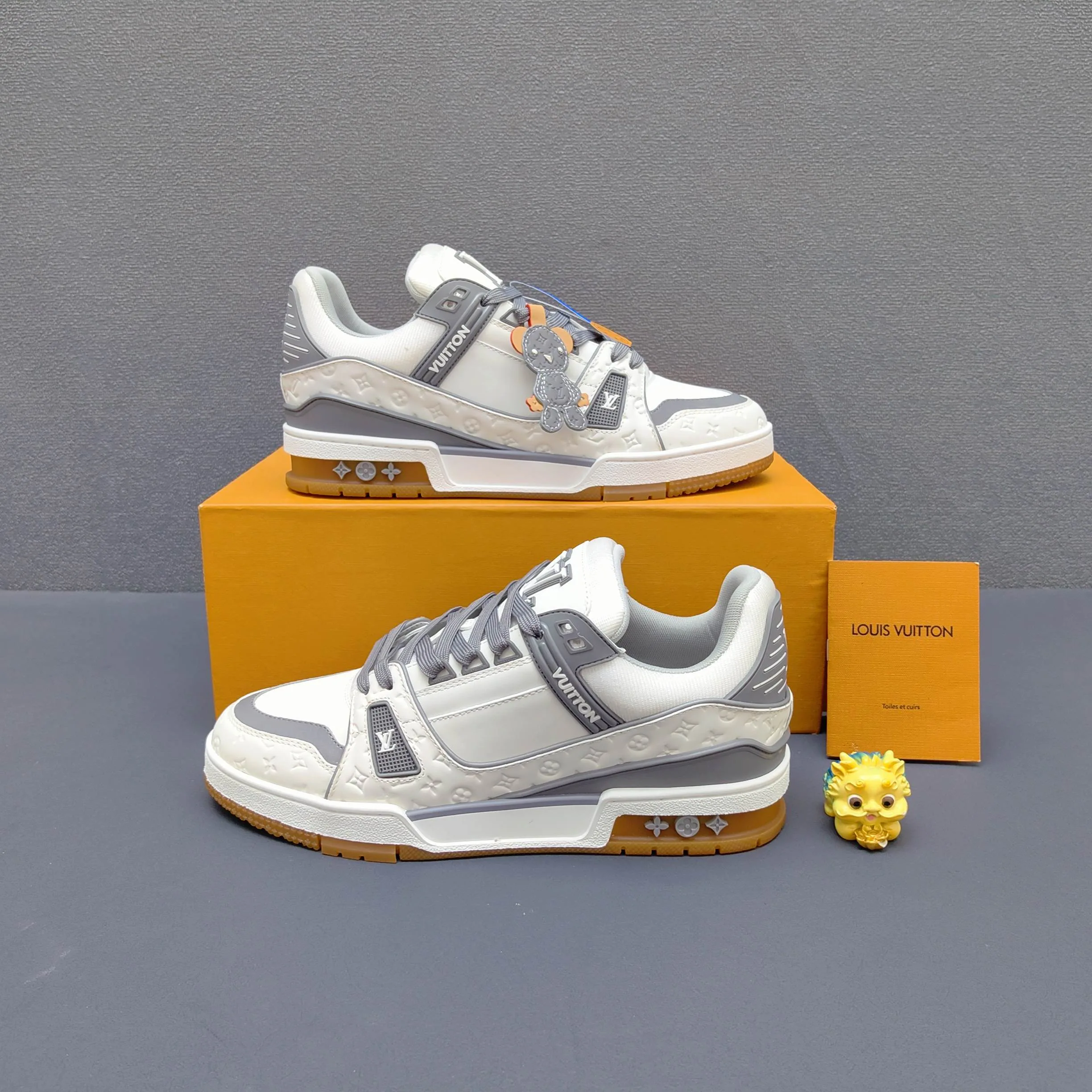 Women's Sneakers LOUIS VUITTON 17725112