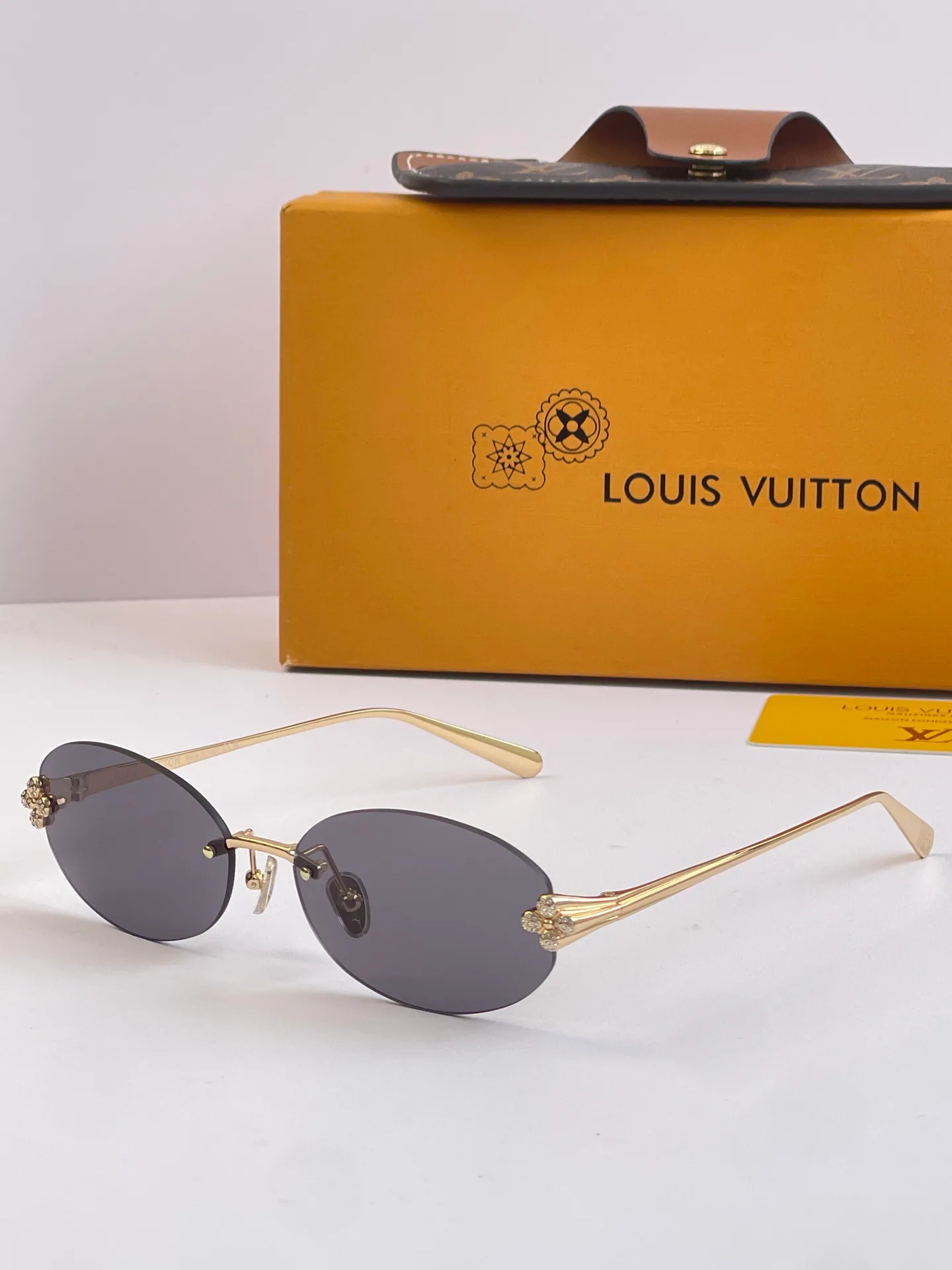 Glasses LOUIS VUITTON 18226193