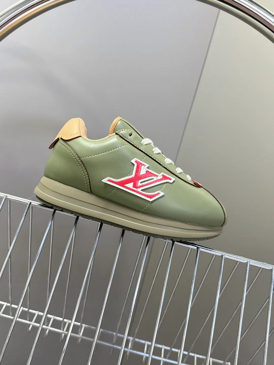 Women's Sneakers LOUIS VUITTON 18005445