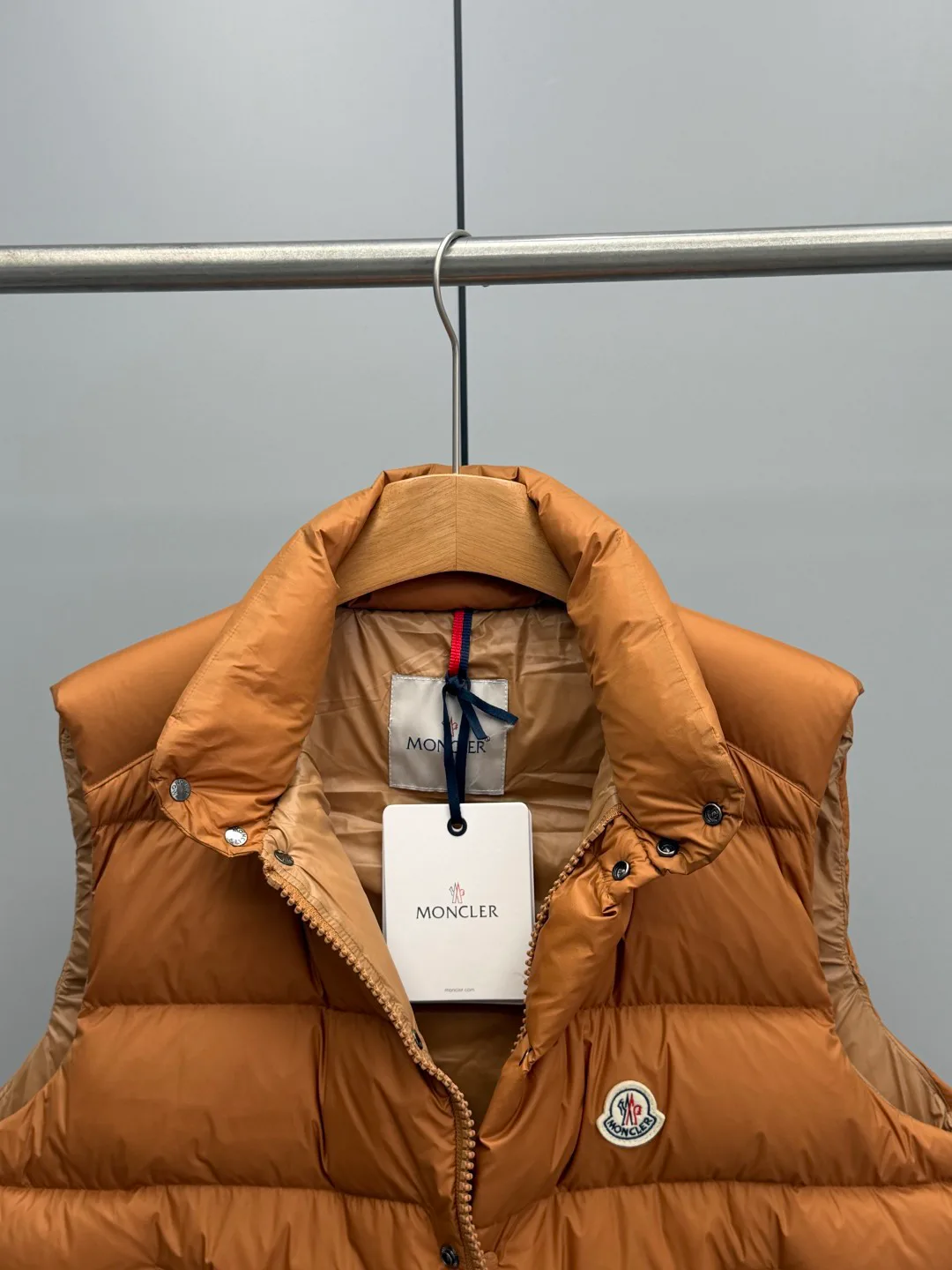 Жилеты Мужские Moncler 18684550