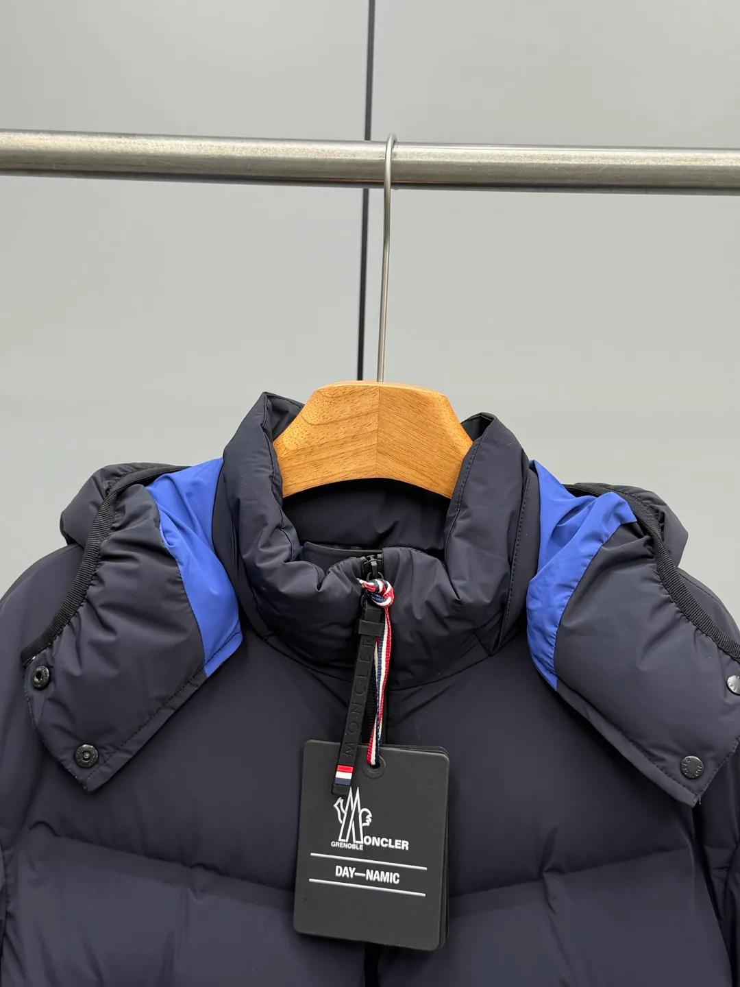 Men's Jackets And Down Jackets MONCLER 18134363