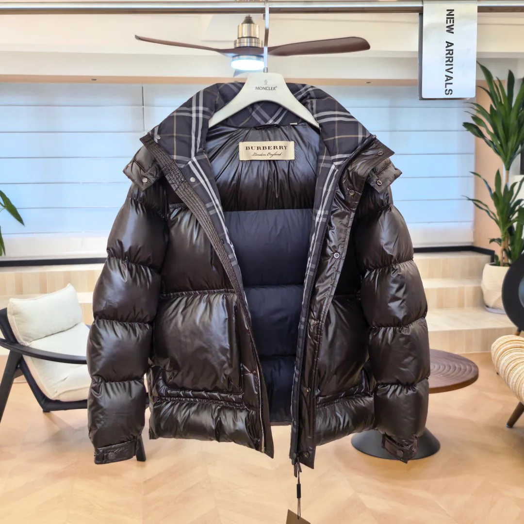 Women's Jackets And Down Jackets BURBERRY 17902556