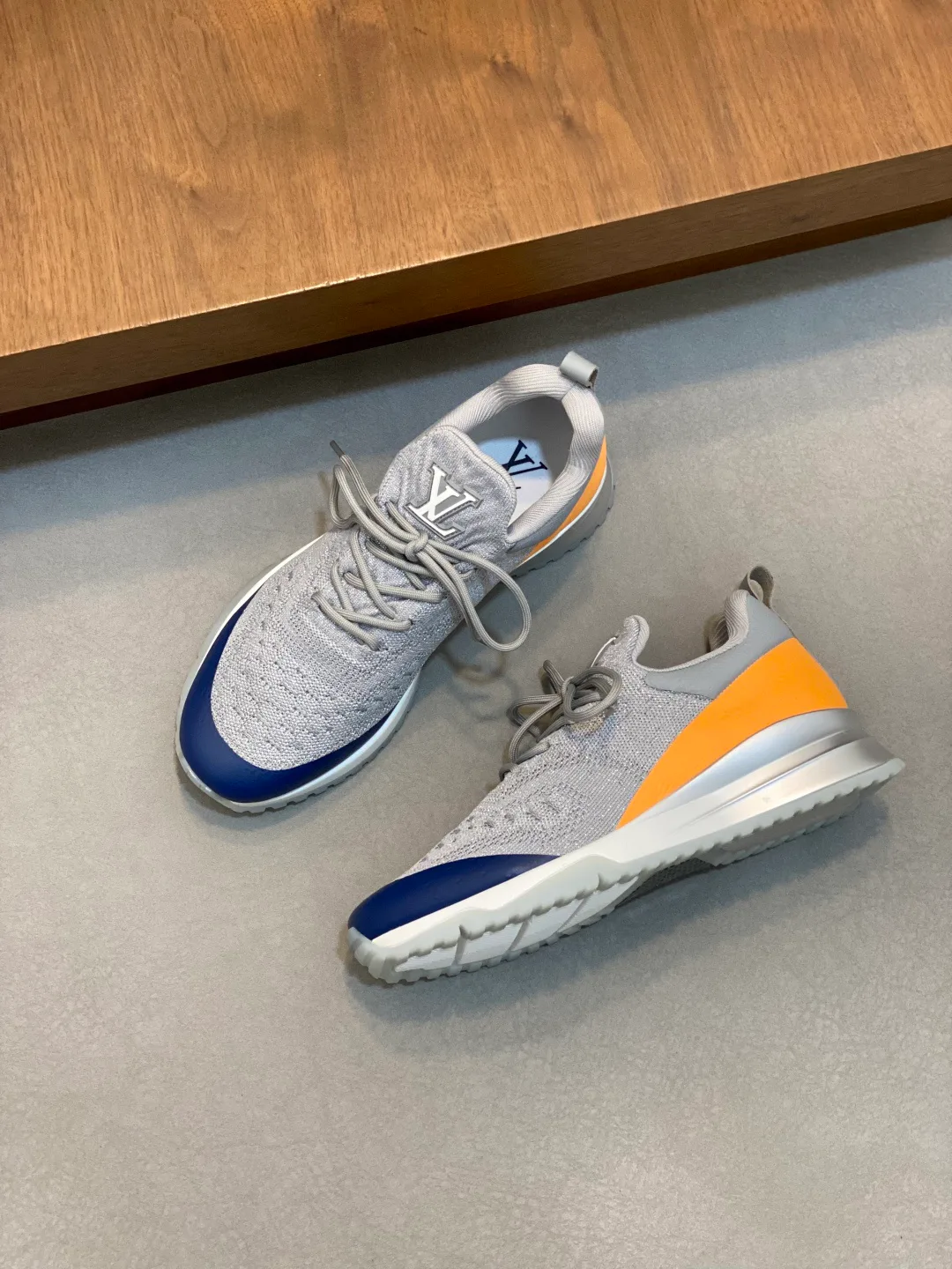 Men's Sneakers LOUIS VUITTON 18078944