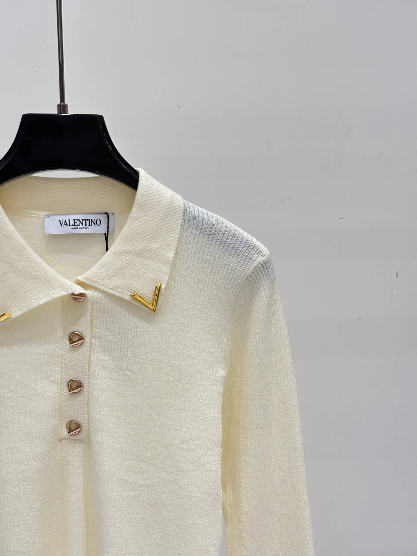 Women's Jumpers And Sweaters VALENTINO 17930686