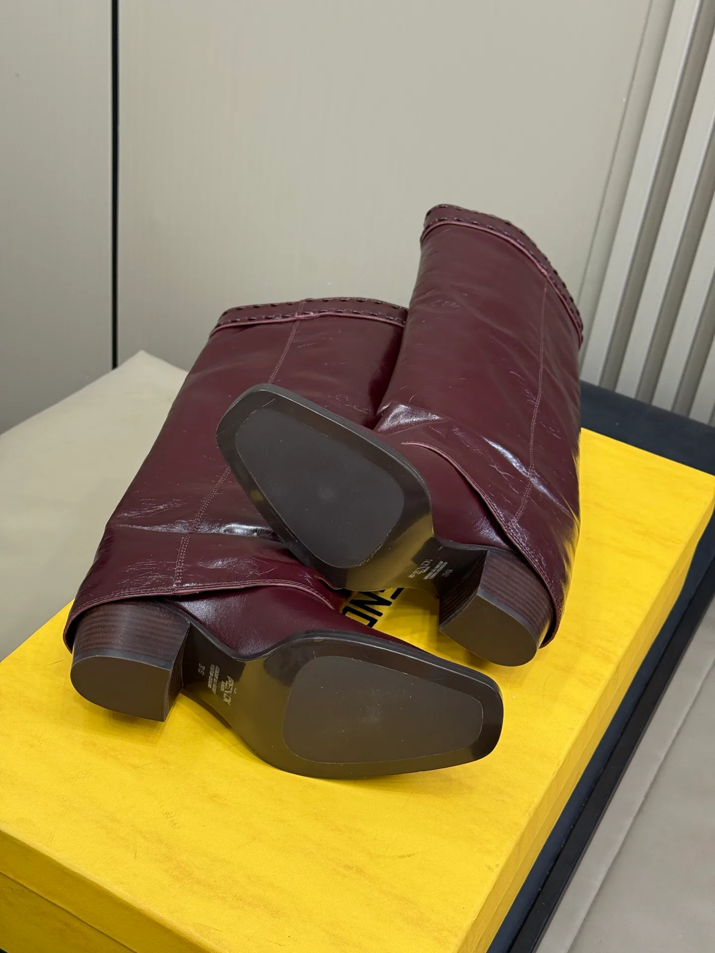 Women's Boots FENDI 18370131