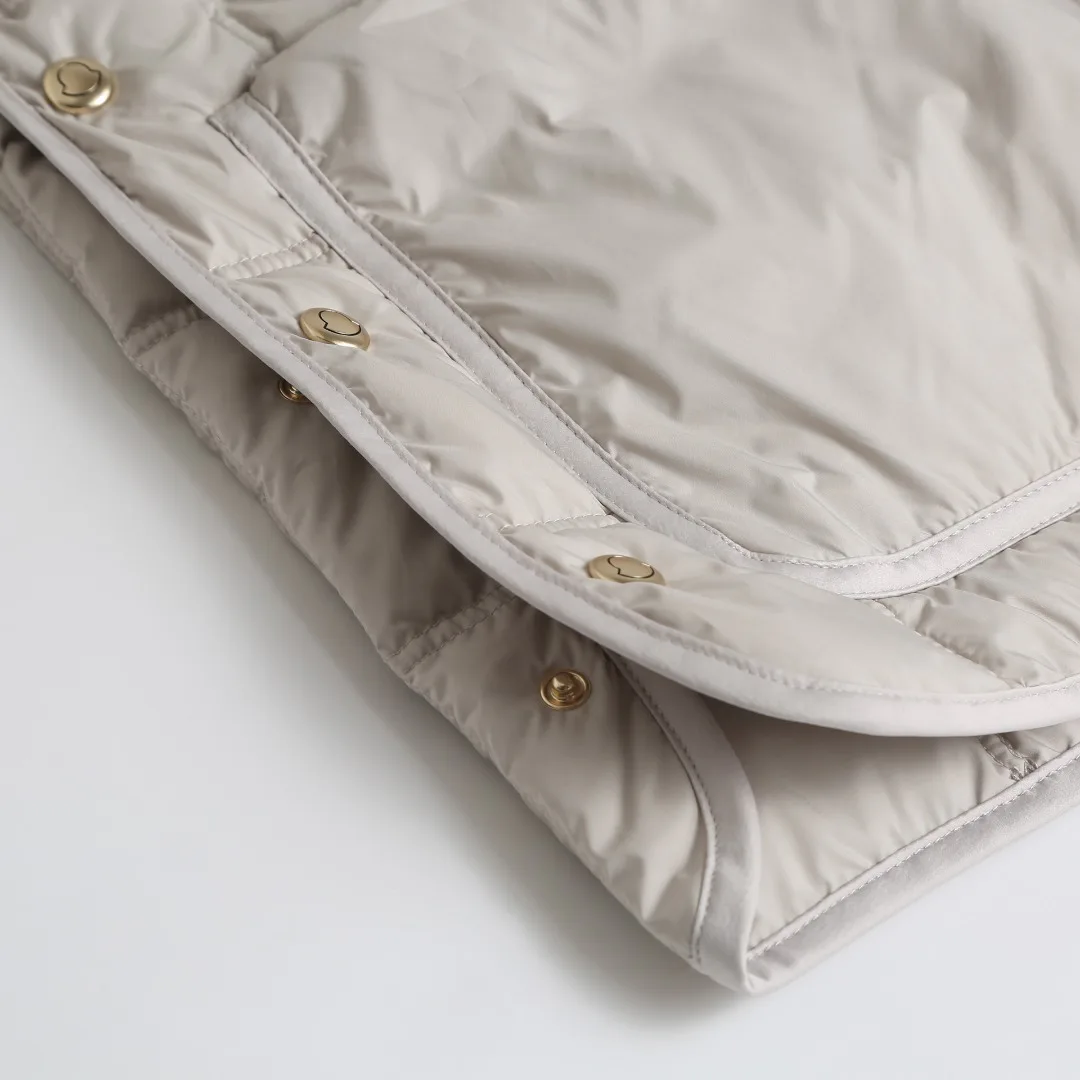 Women's Jackets And Down Jackets MONCLER 17883648