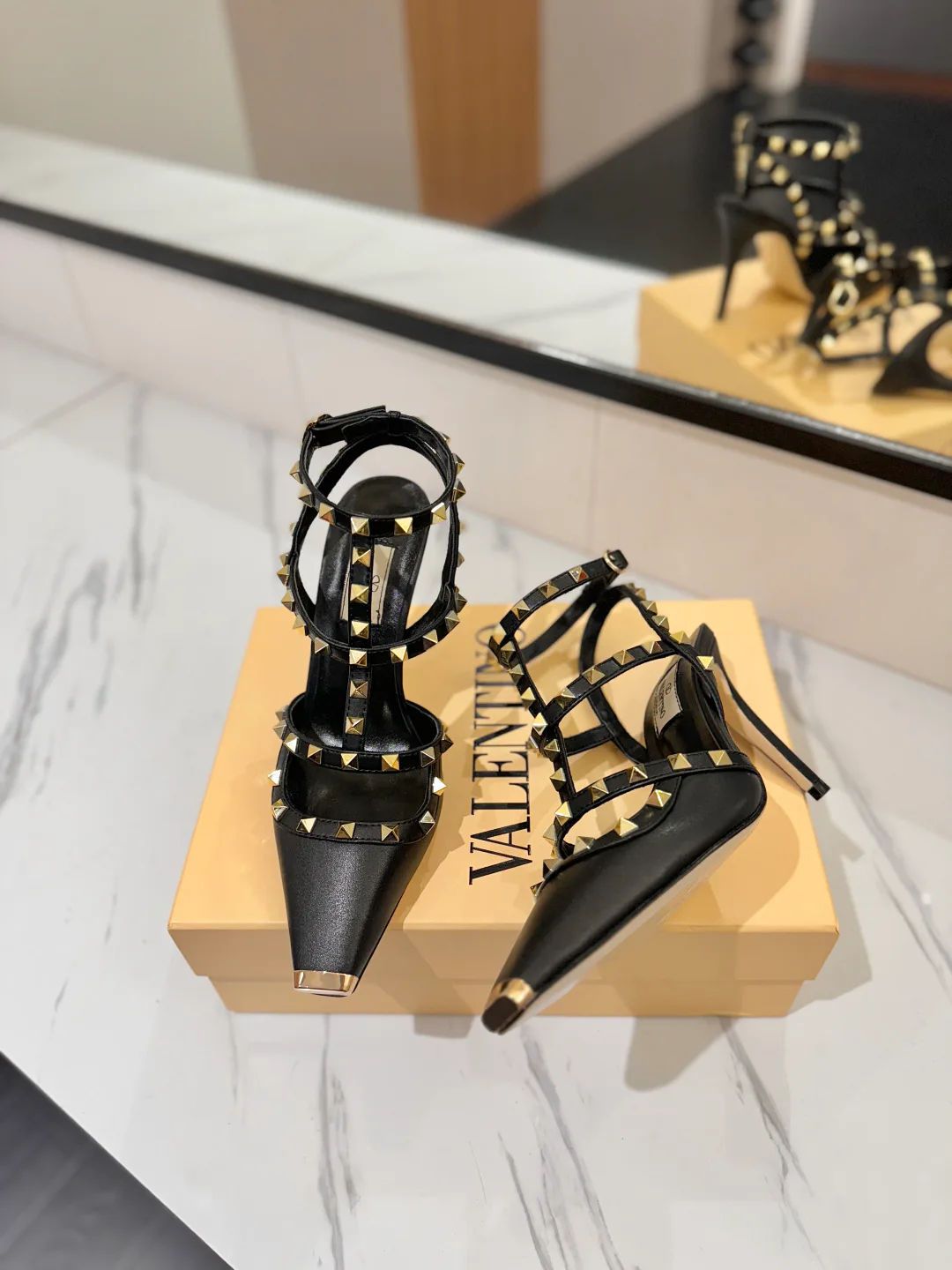 Women's Open-Toe Sandals VALENTINO 17366654