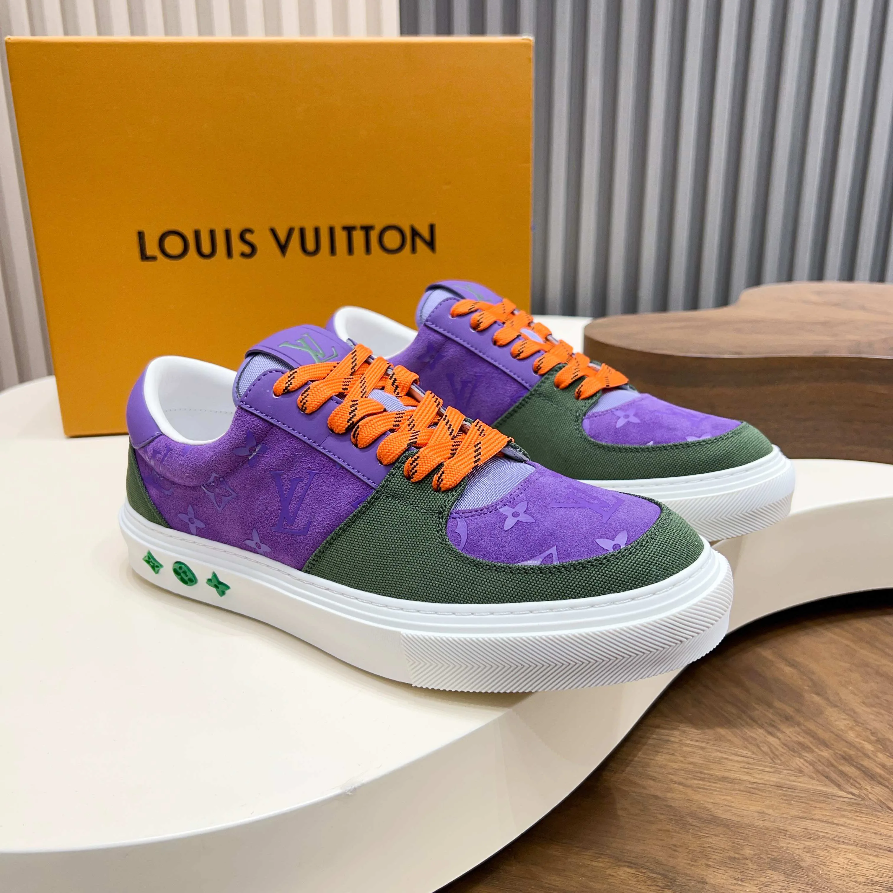 Men's Sneakers LOUIS VUITTON 18117095