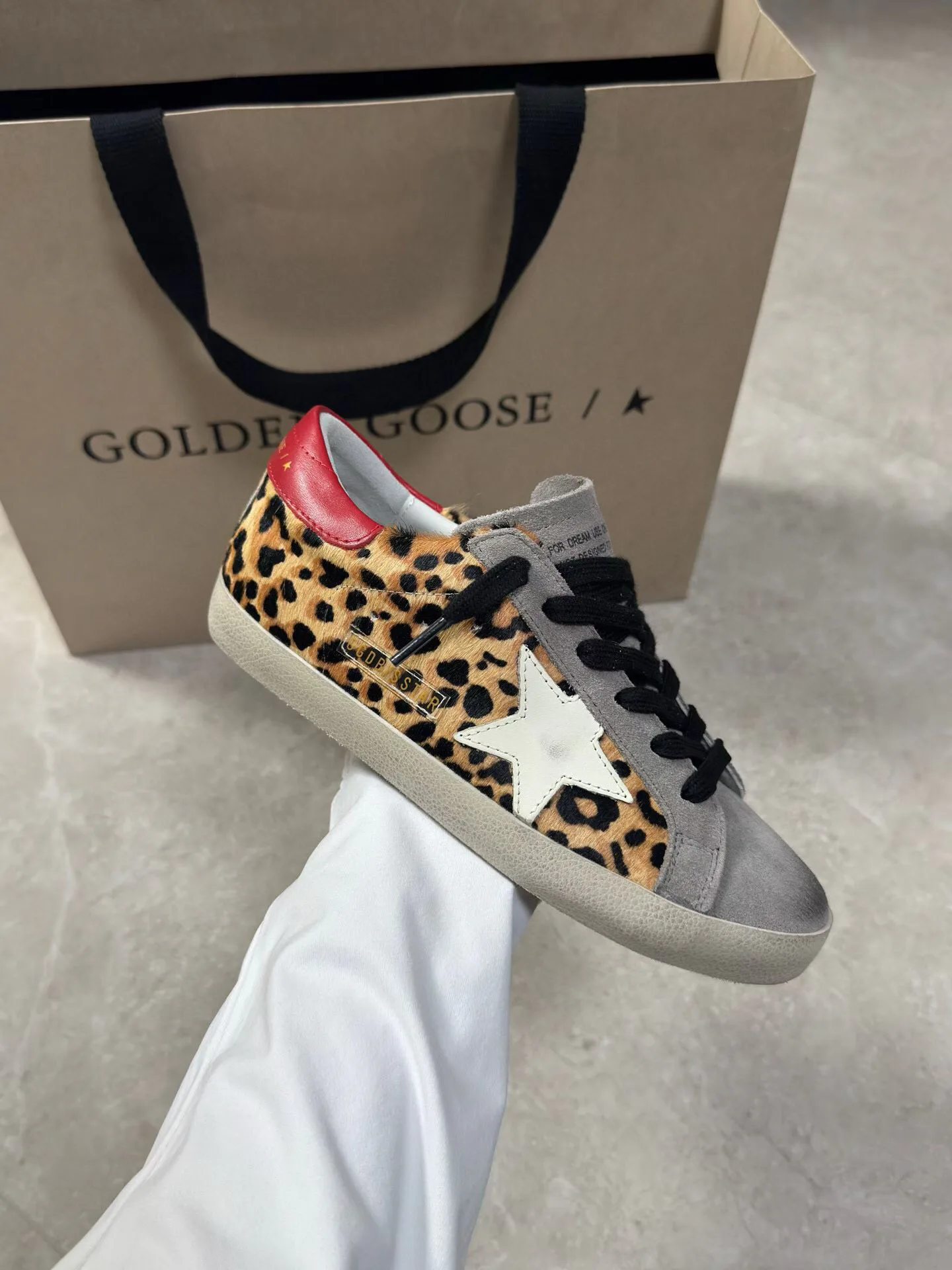 Women's Sneakers GOLDEN GOOSE 18265606