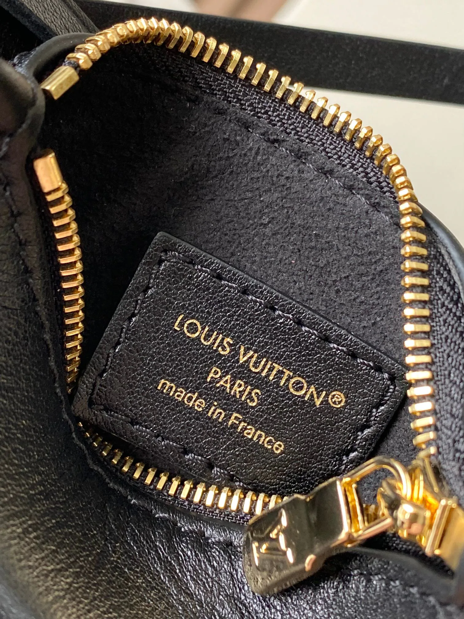 Women's Classic Handbags LOUIS VUITTON 18521042