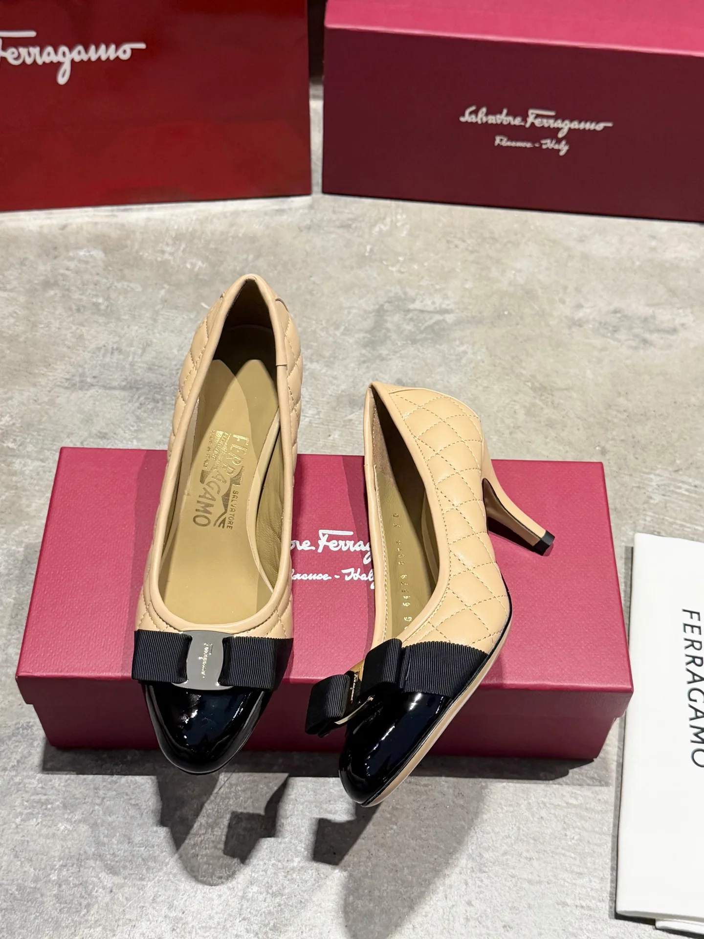 Women's Ballet Flats SALVATORE FERRAGAMO 17642577