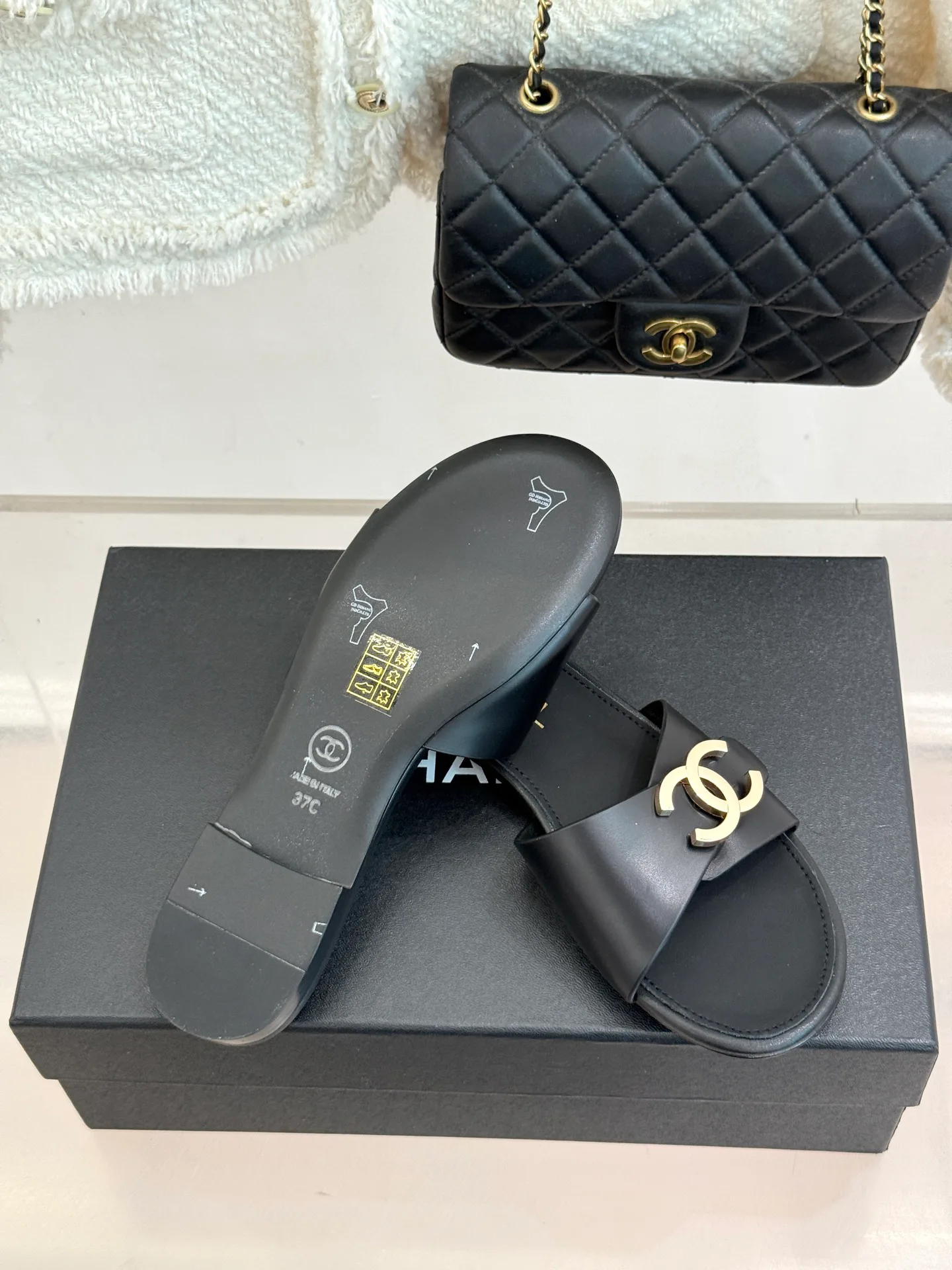 Women's Flip-Flops CHANEL 17699604
