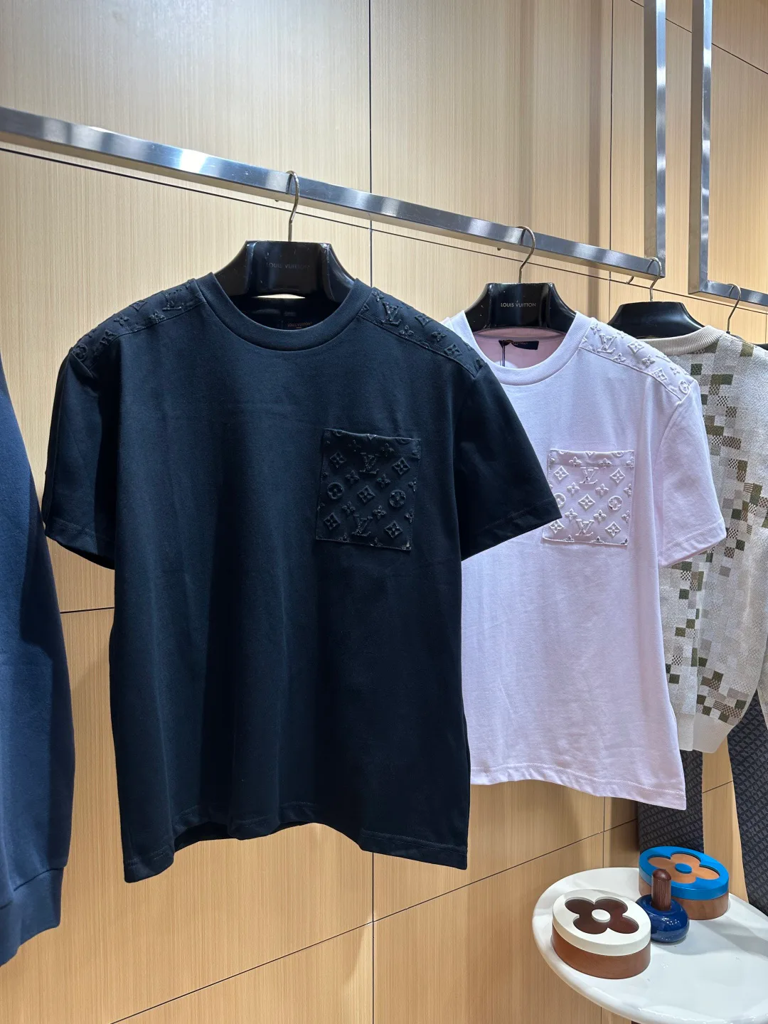 Men's T-Shirts LOUIS VUITTON 17813126