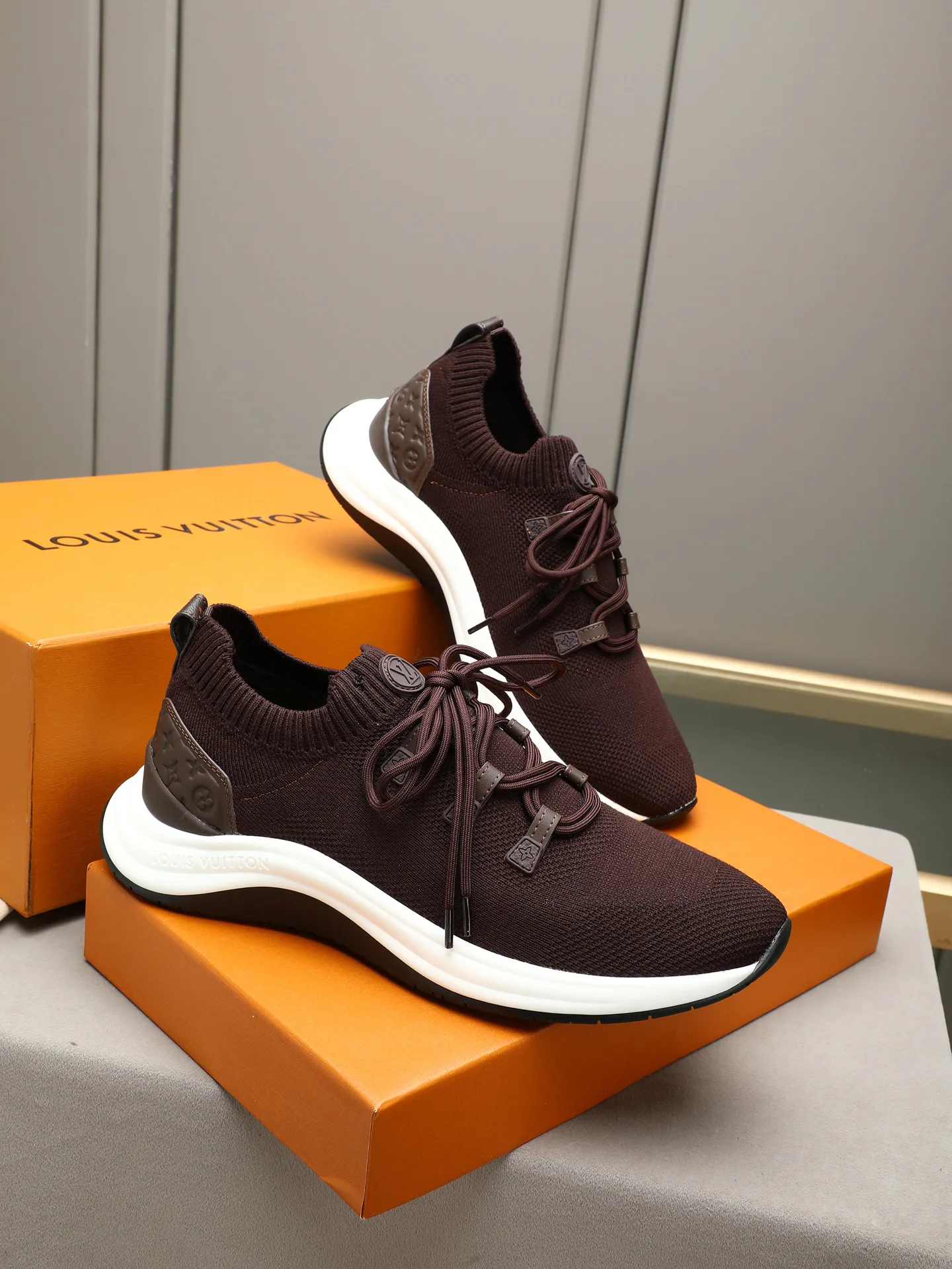Women's Sneakers LOUIS VUITTON 17947264