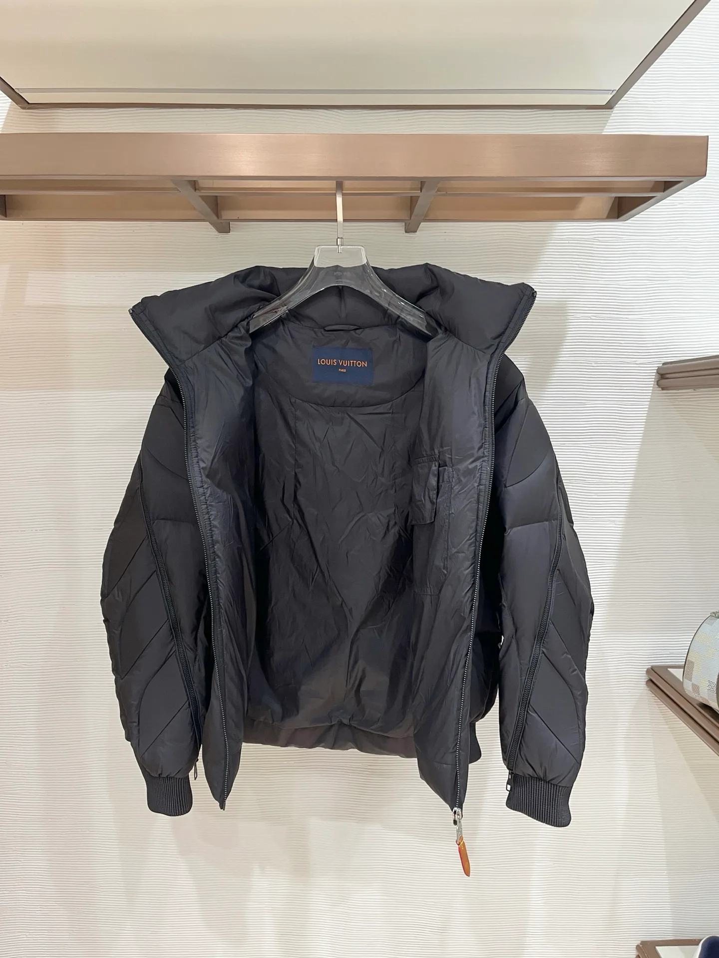 Men's Jackets And Down Jackets LOUIS VUITTON 17930652