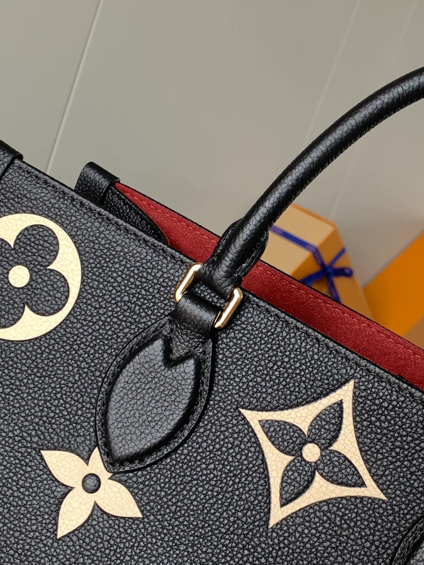 Women's Classic Handbags LOUIS VUITTON 18148127