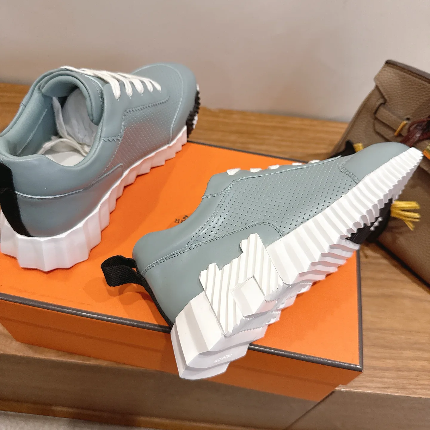 Women's Sneakers HERMES 17414537