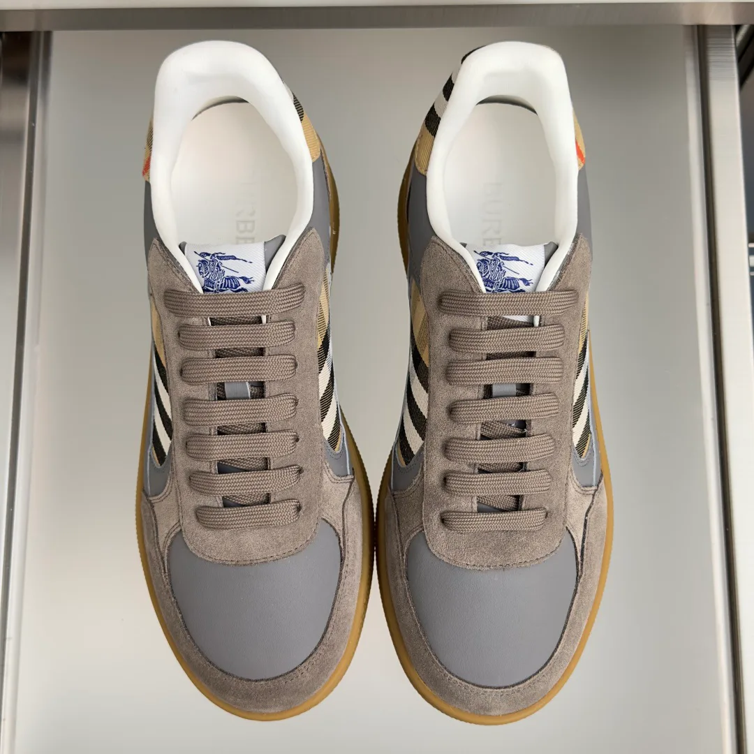 Women's Sneakers BURBERRY 17810105