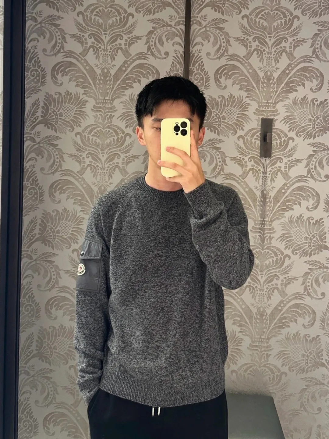Men's Jumpers And Sweaters MONCLER 17480532