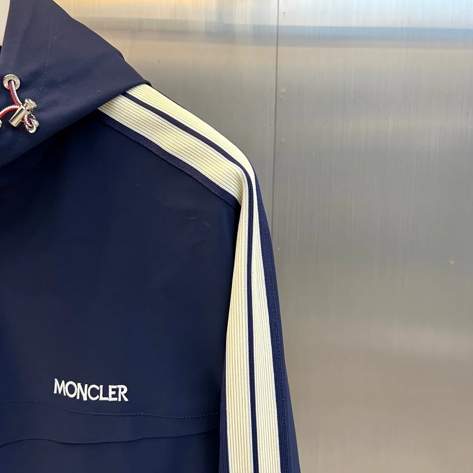Men's Jackets And Down Jackets MONCLER 18416773