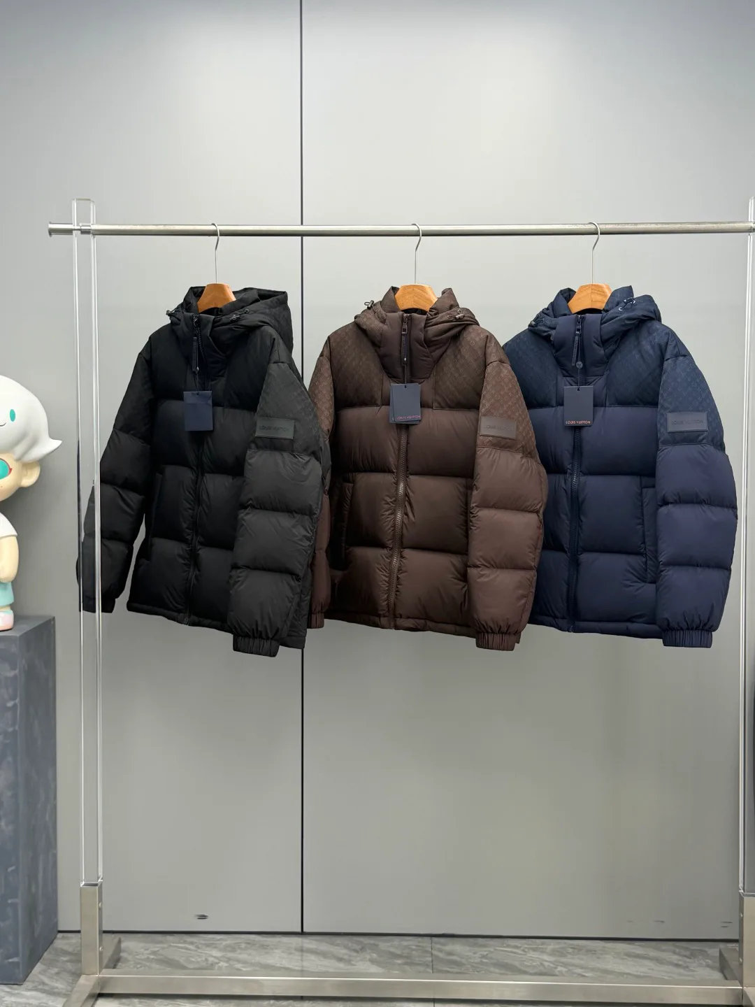 Women's Jackets And Down Jackets LOUIS VUITTON 17892321