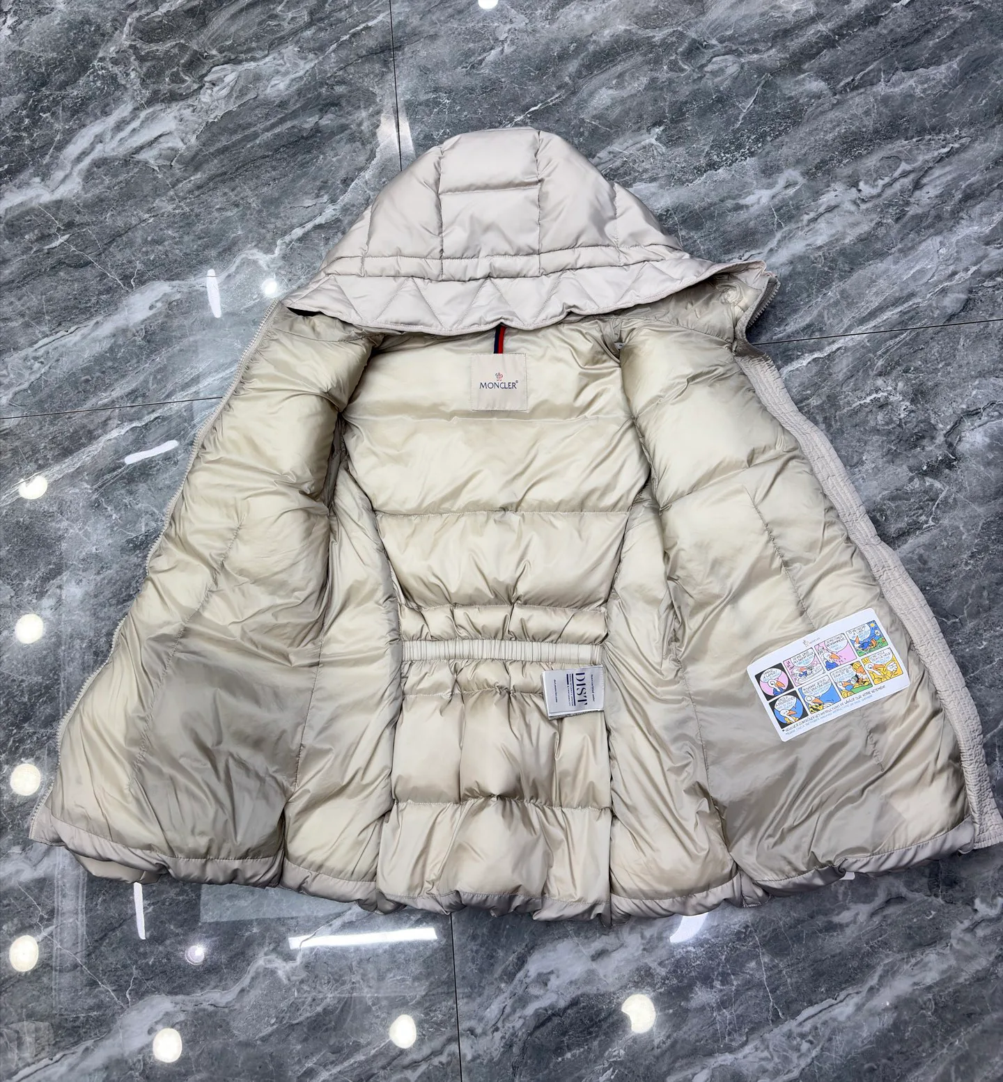 Women's Jackets And Down Jackets MONCLER 17801610