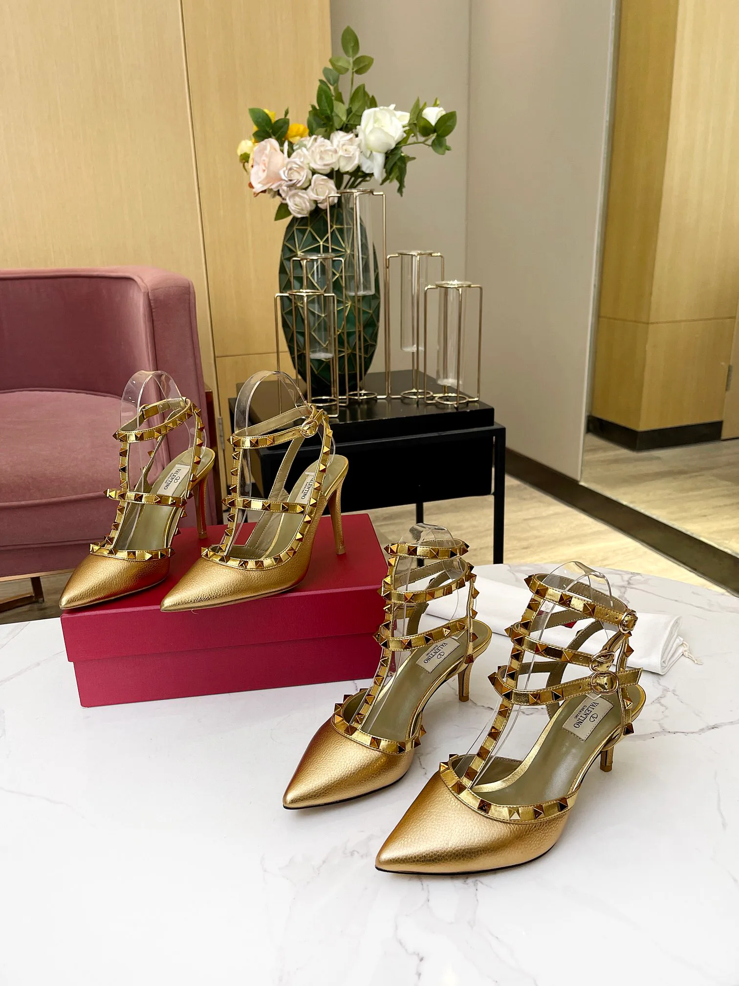 Women's Open-Toe Sandals VALENTINO 17956825