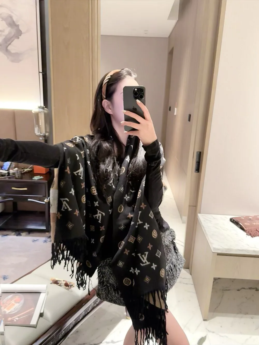 Scarves LOUIS VUITTON 18002812