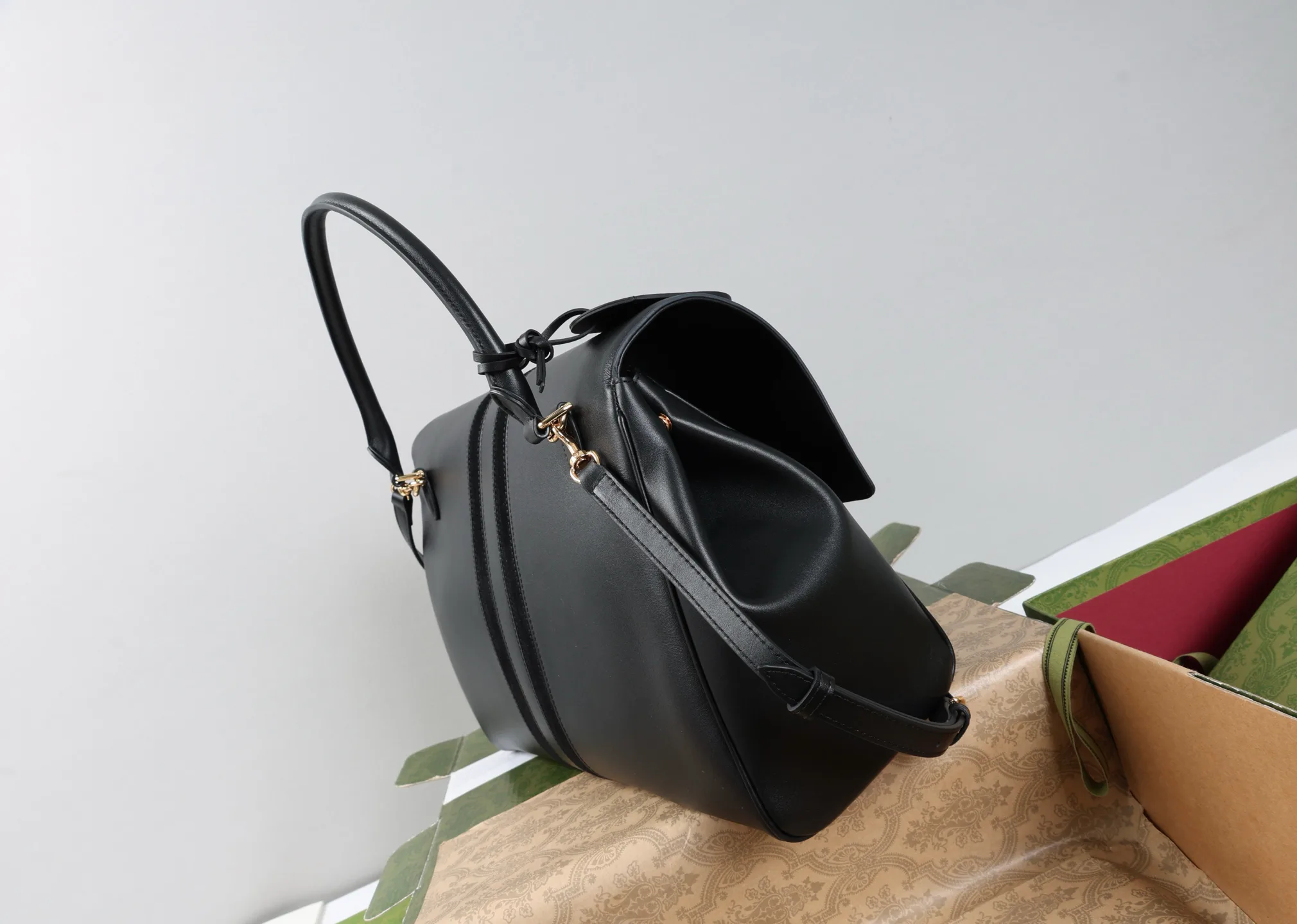 Women's Classic Handbags GUCCI 17574150
