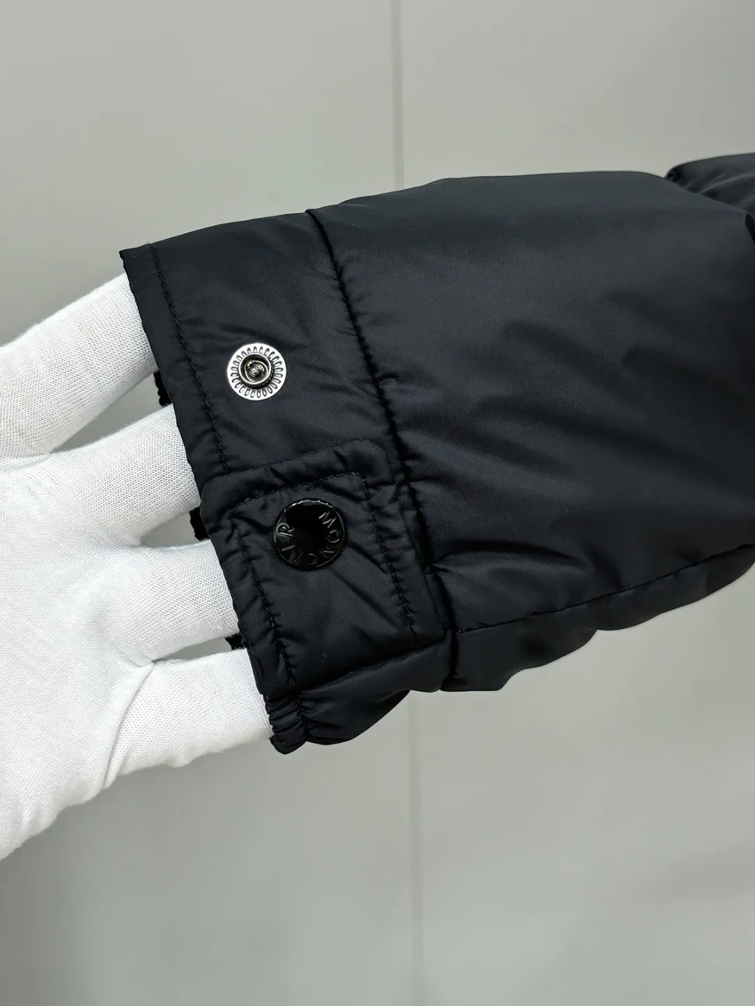 Куртки И Пуховики Мужские Moncler 18596630