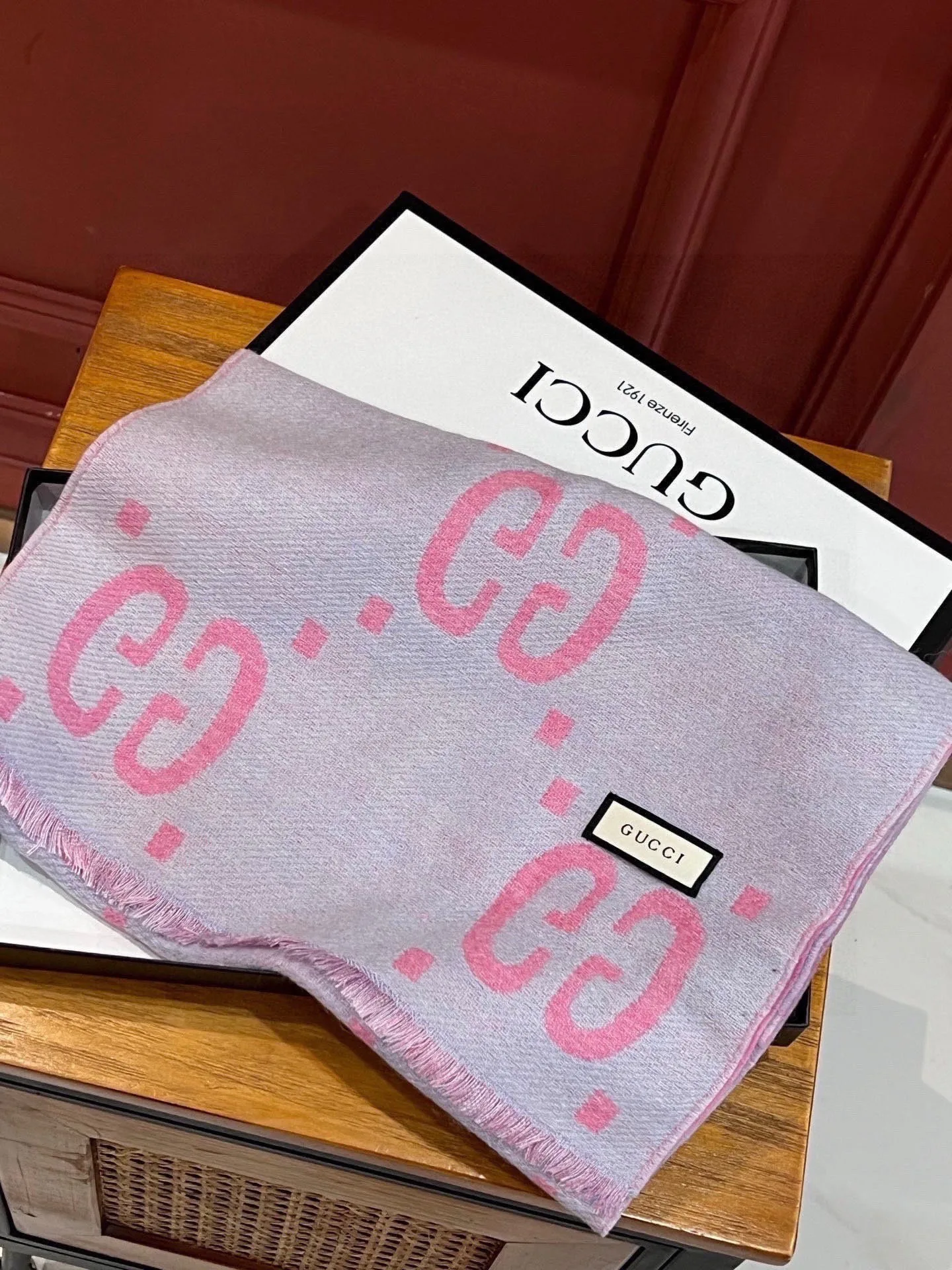 Scarves GUCCI 17673141